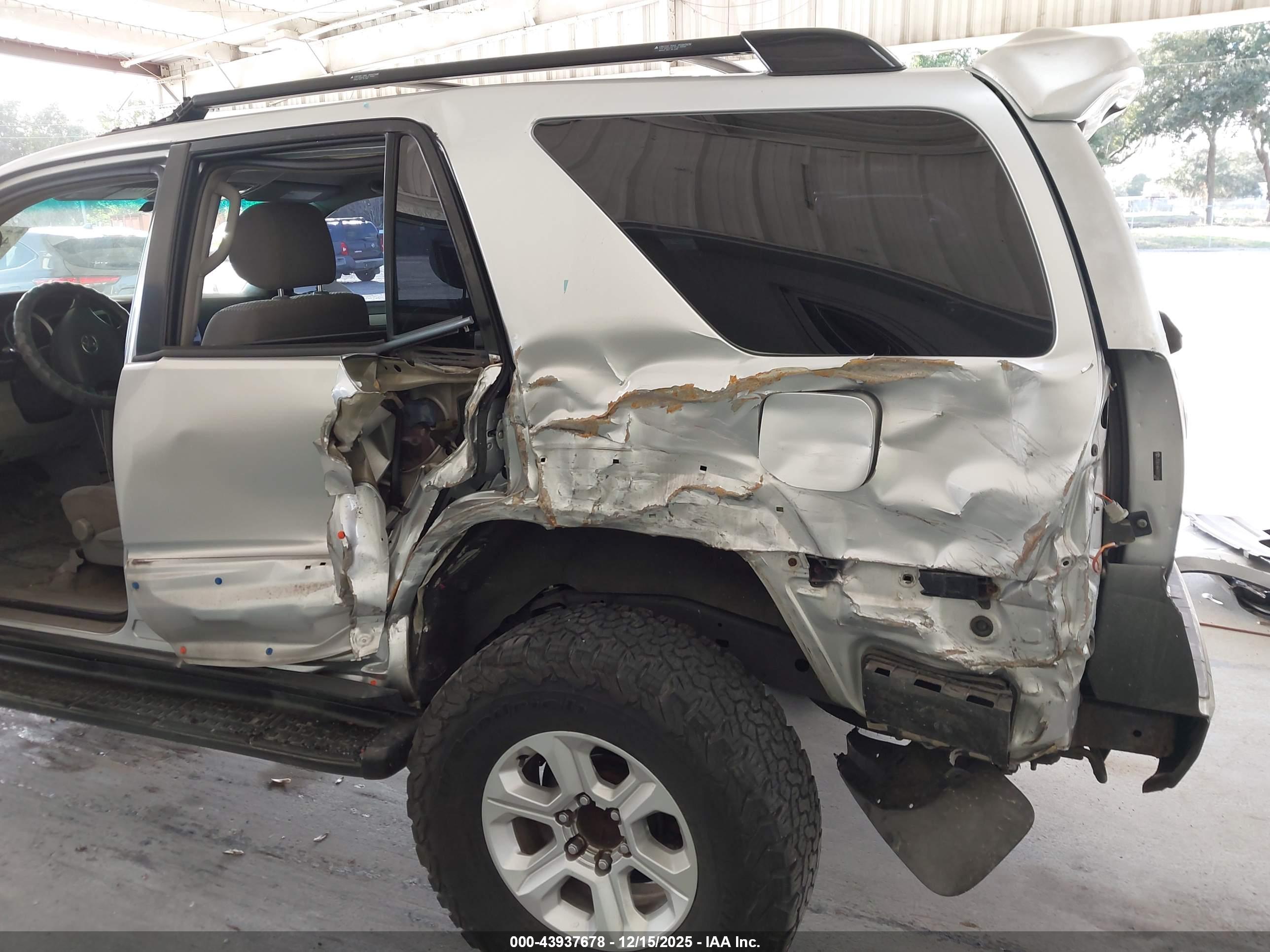 TOYOTA 4RUNNER image 6