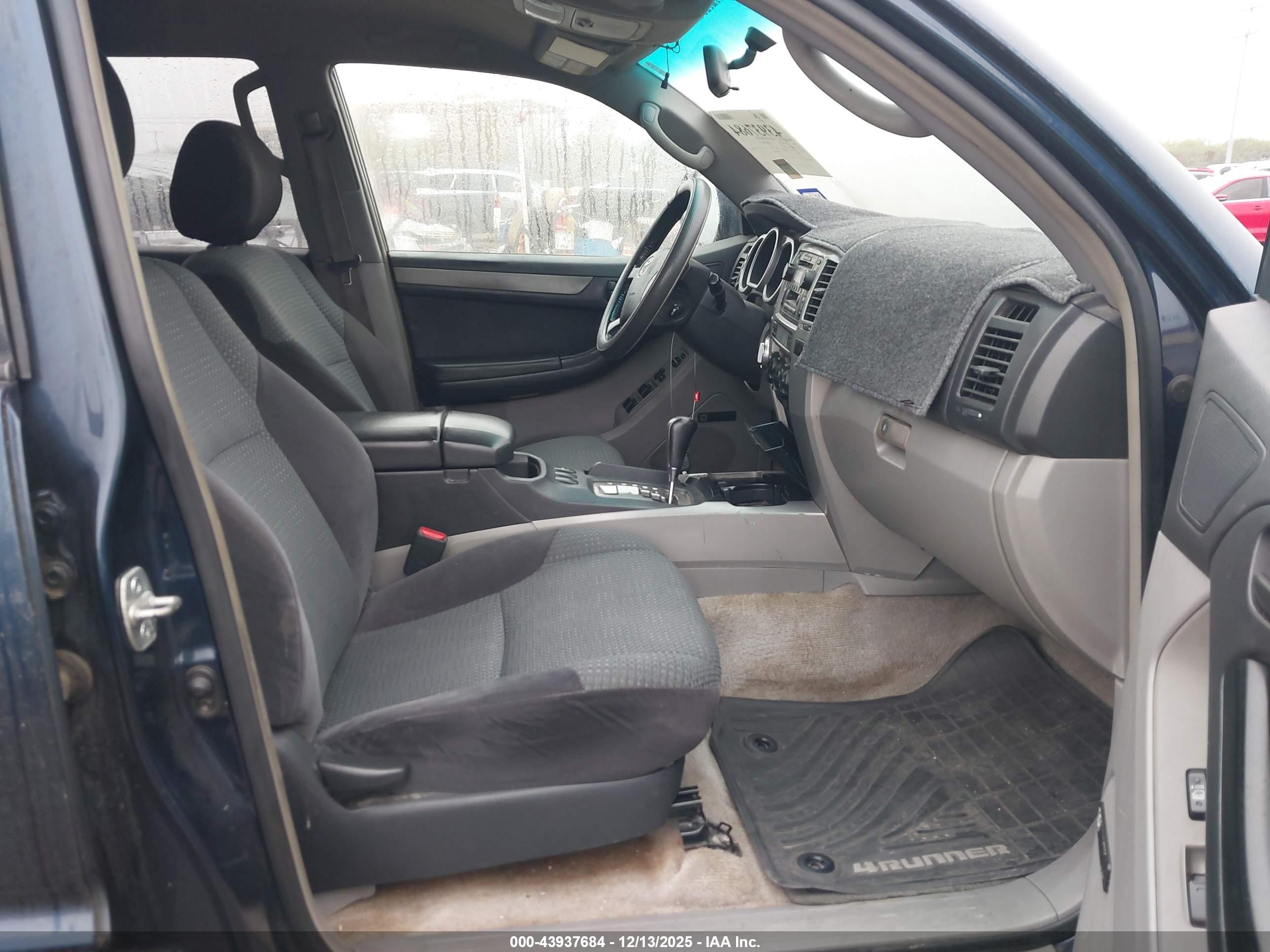 TOYOTA 4RUNNER image 5