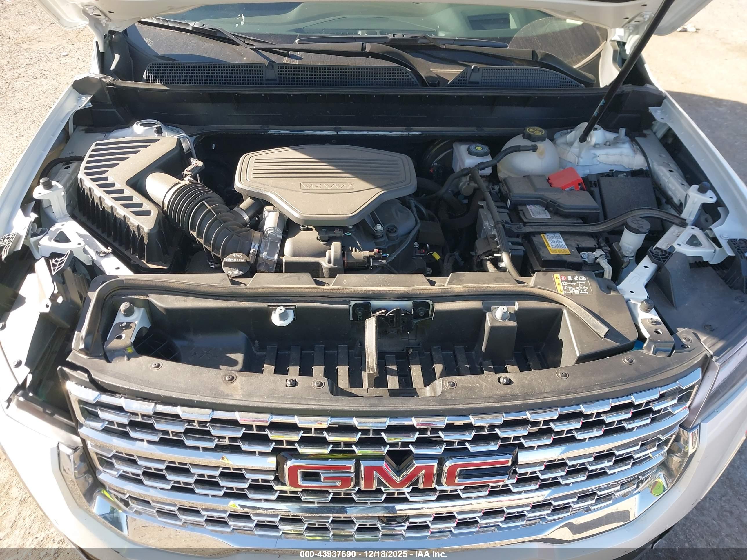 GMC ACADIA image 10