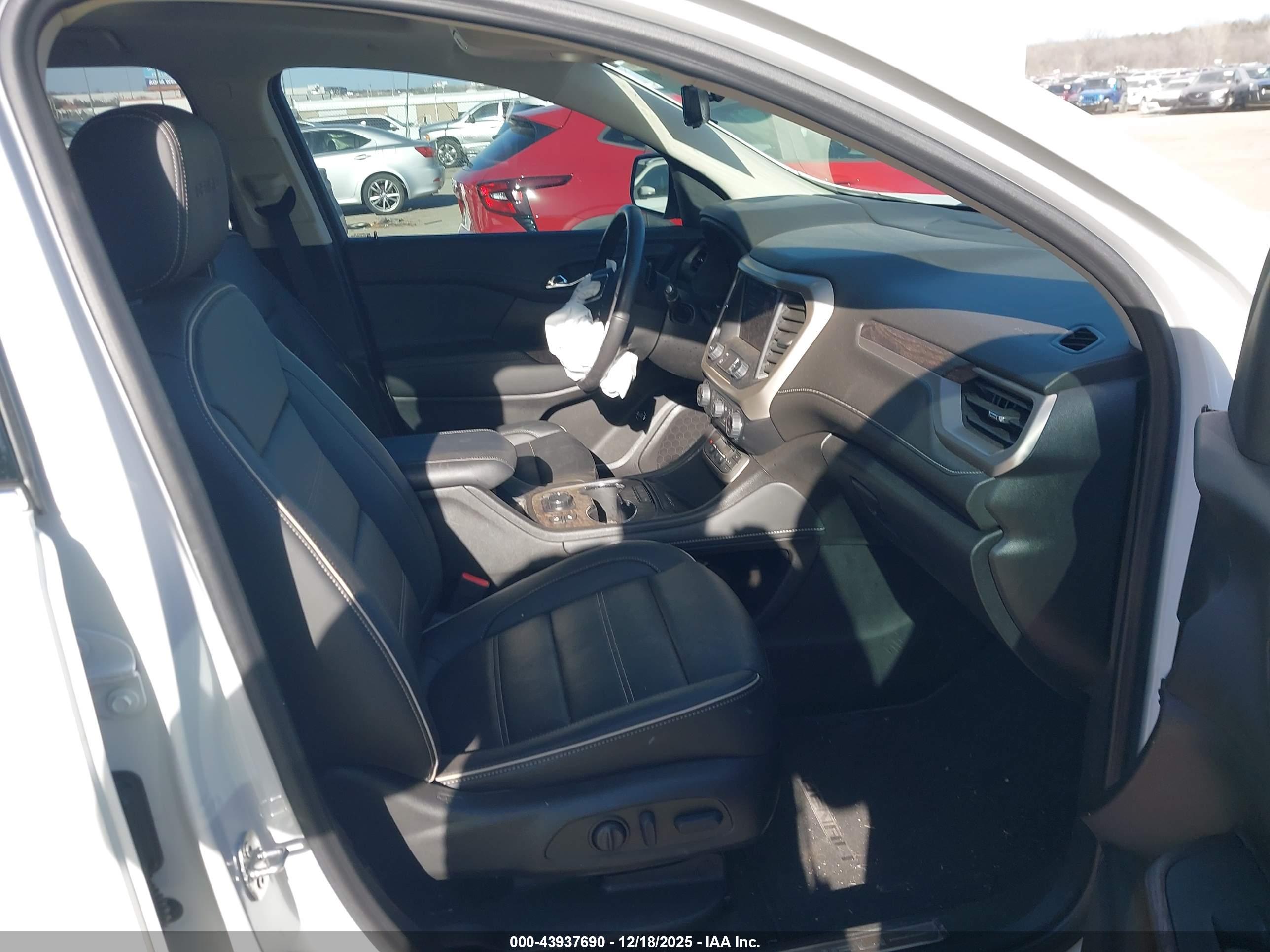 GMC ACADIA image 5
