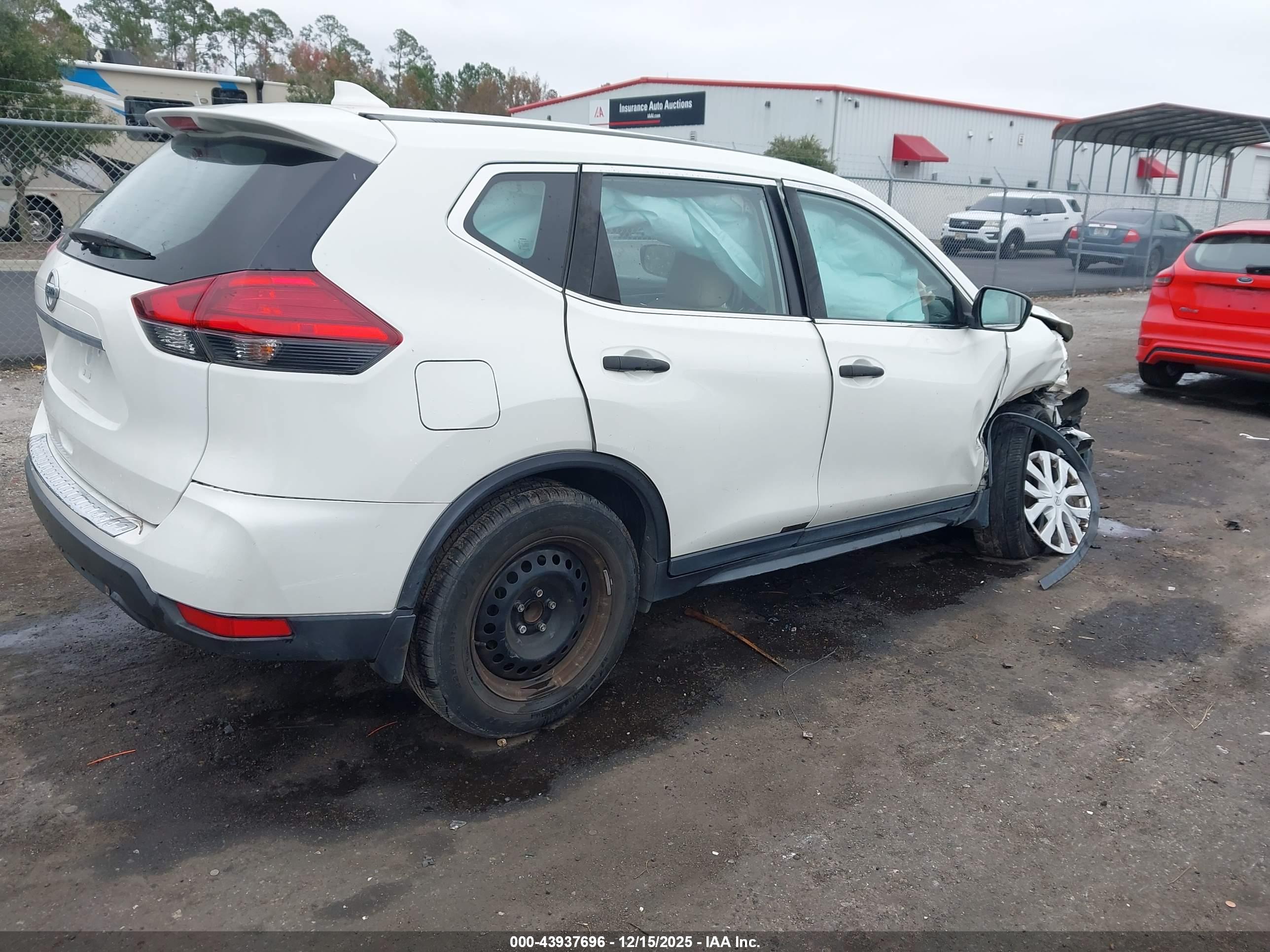 NISSAN ROGUE image 4