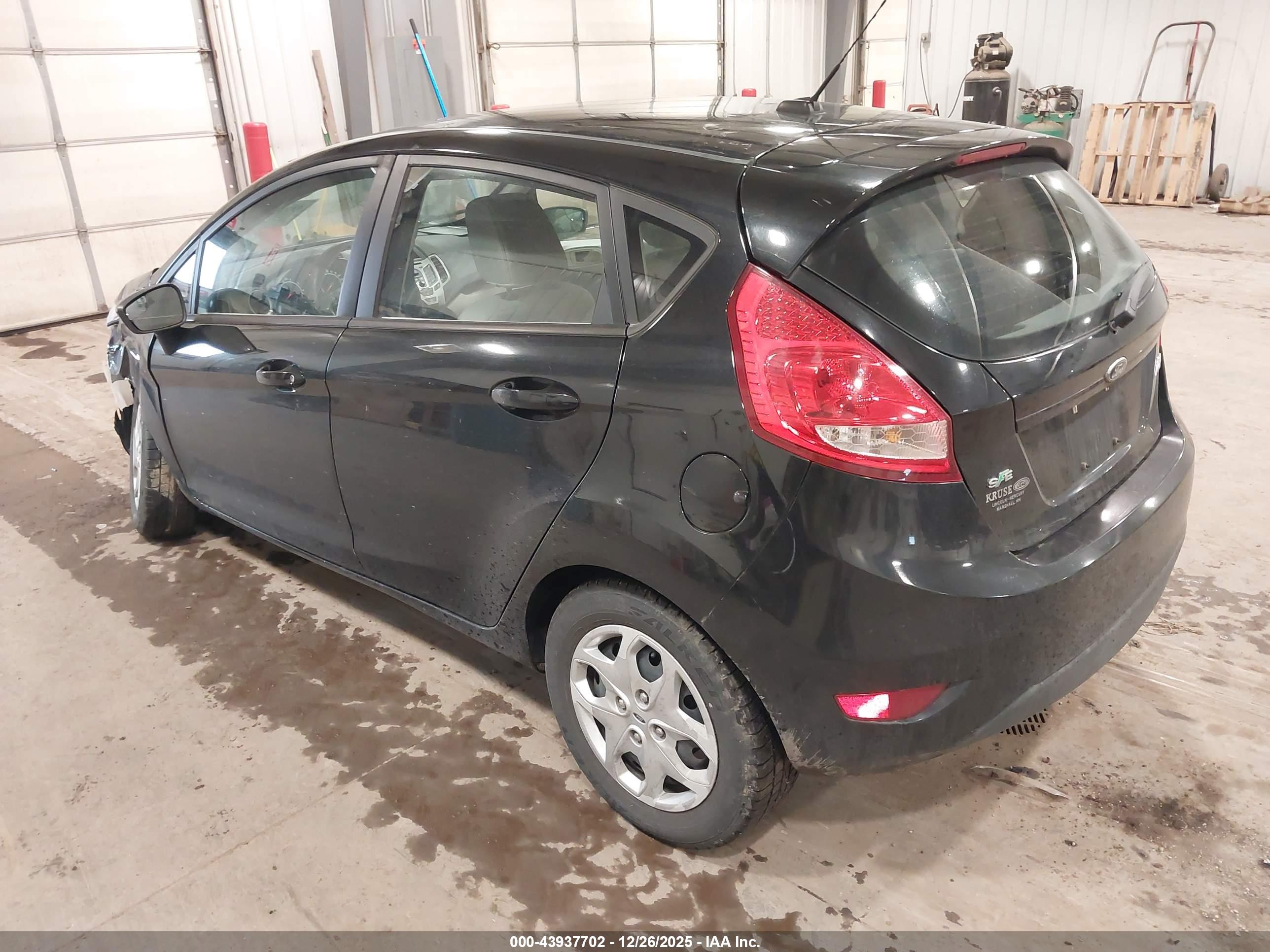 FORD FIESTA image 3