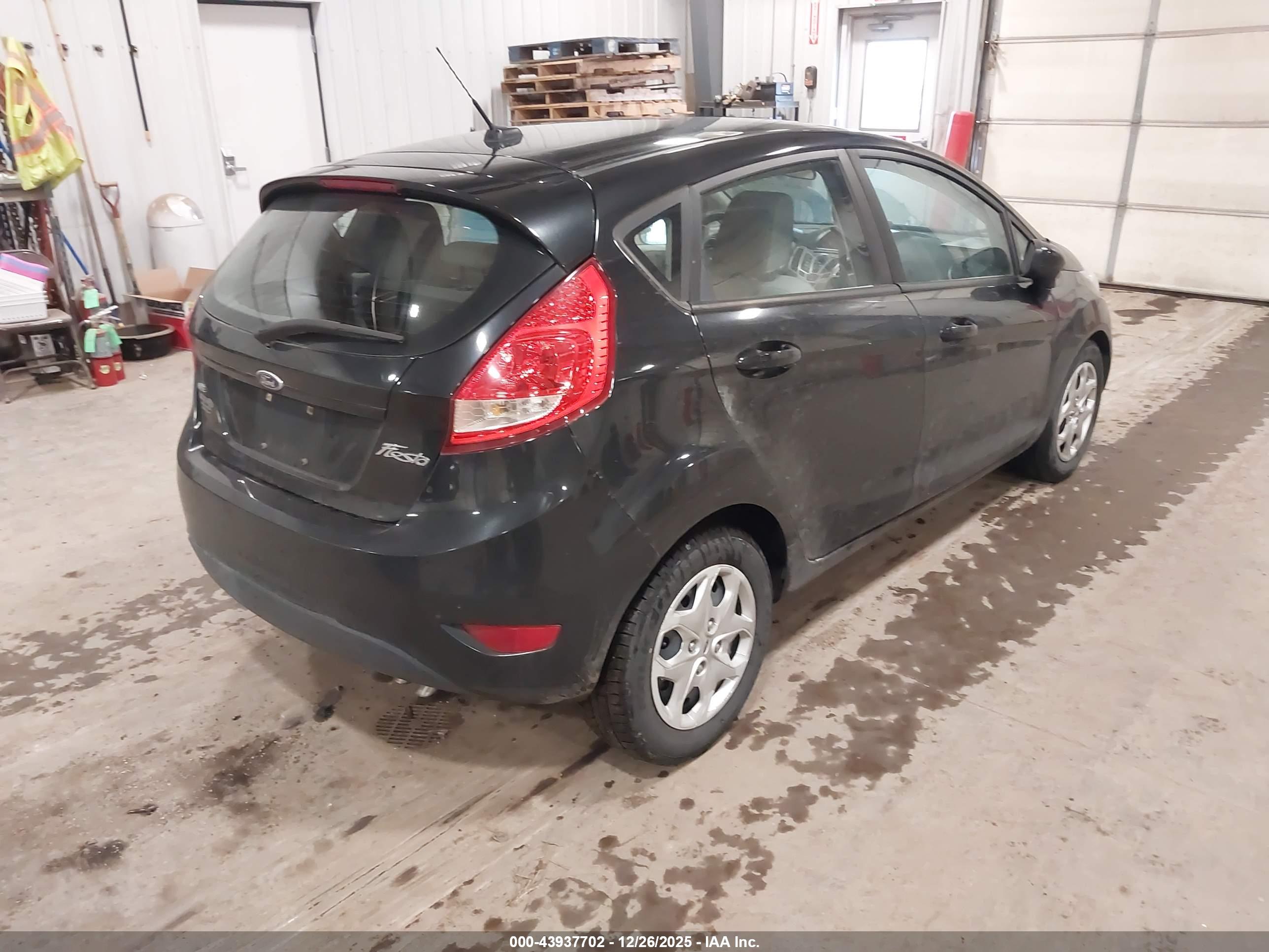 FORD FIESTA image 4