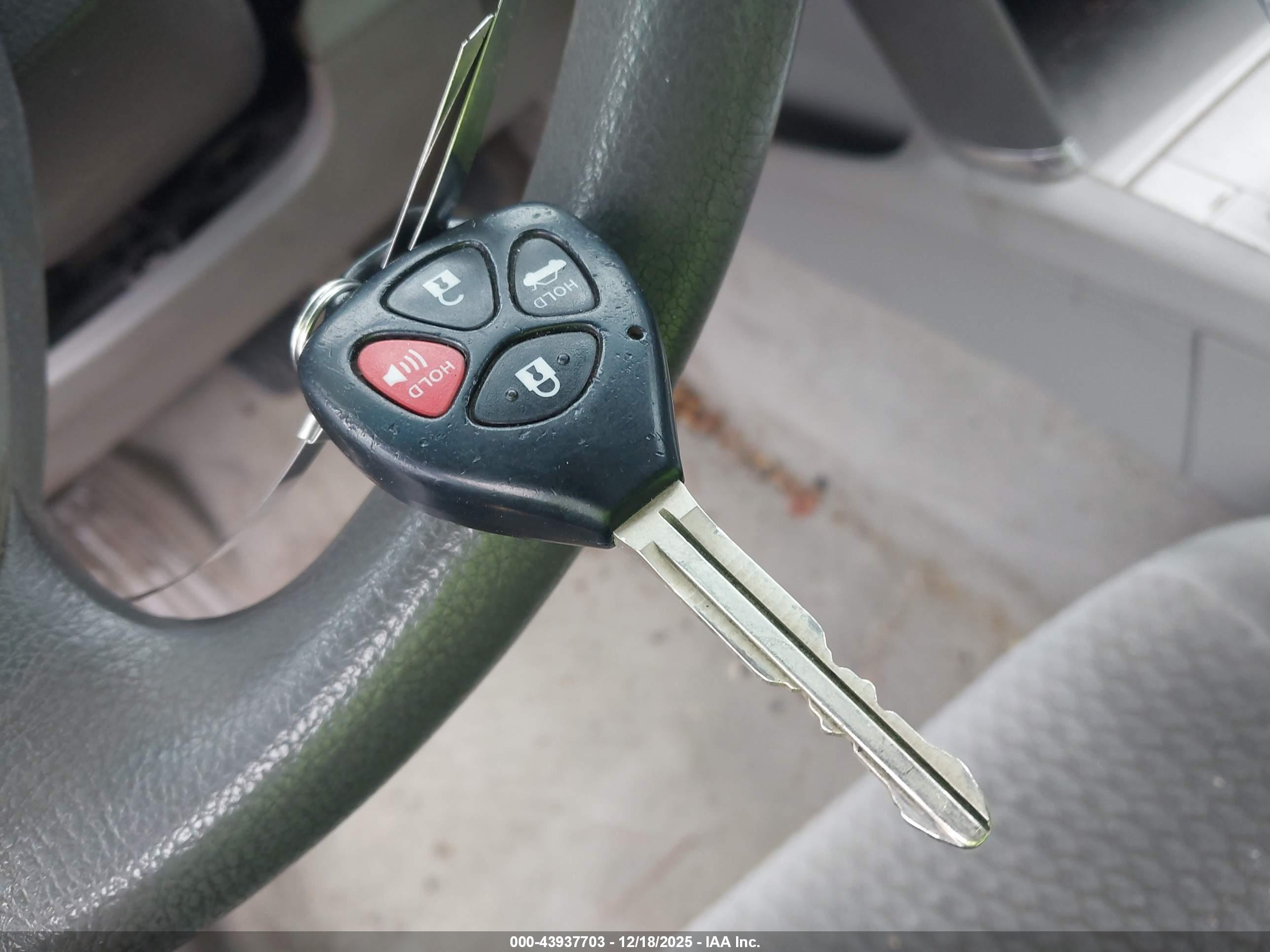 TOYOTA CAMRY image 11