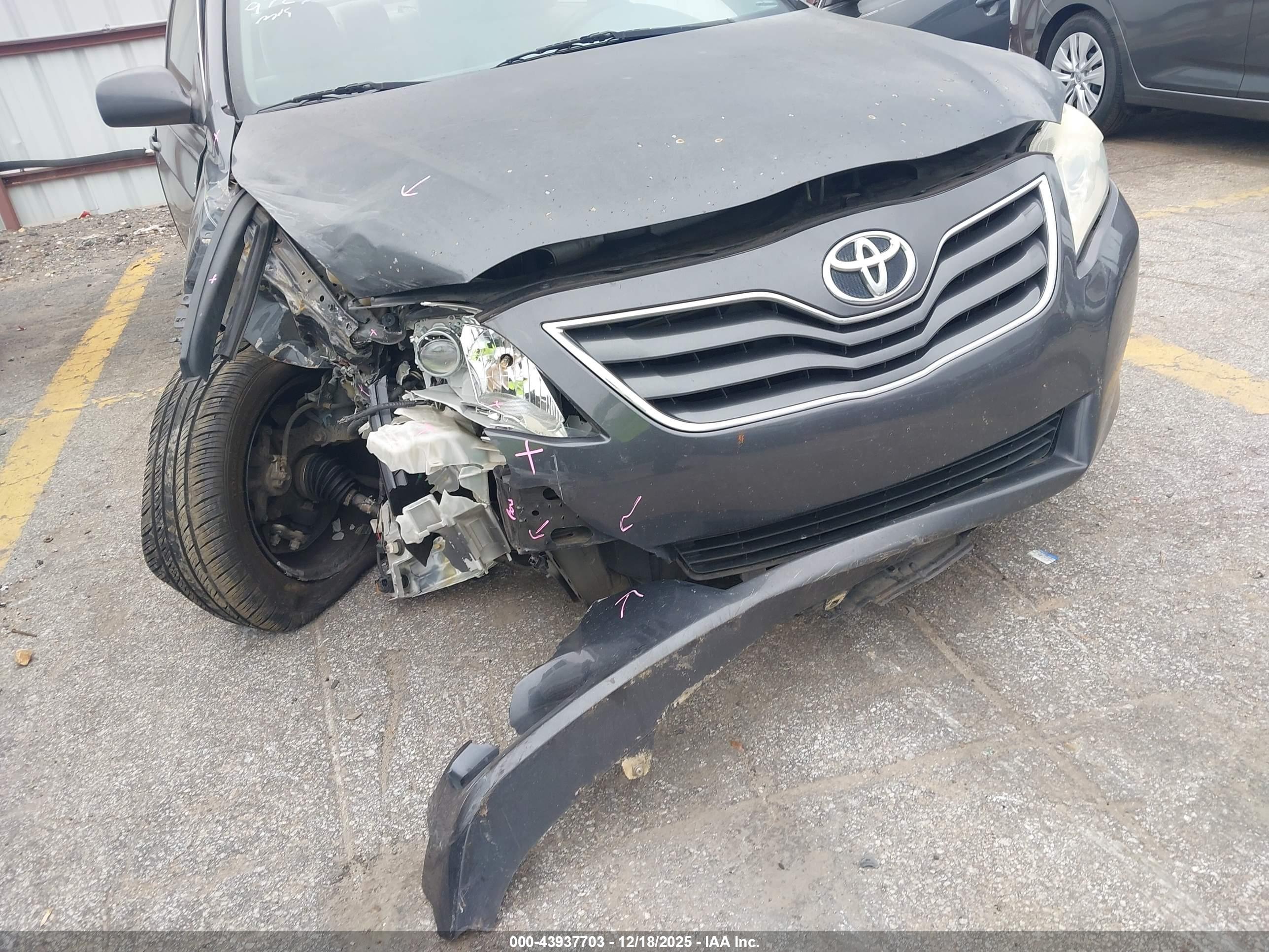 TOYOTA CAMRY image 6