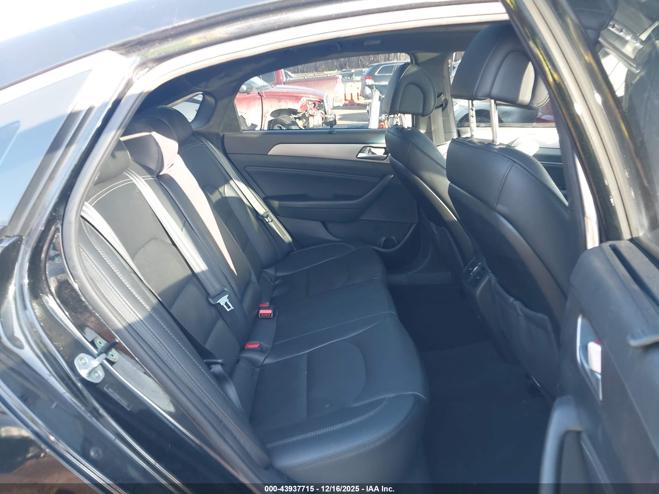 HYUNDAI SONATA image 8