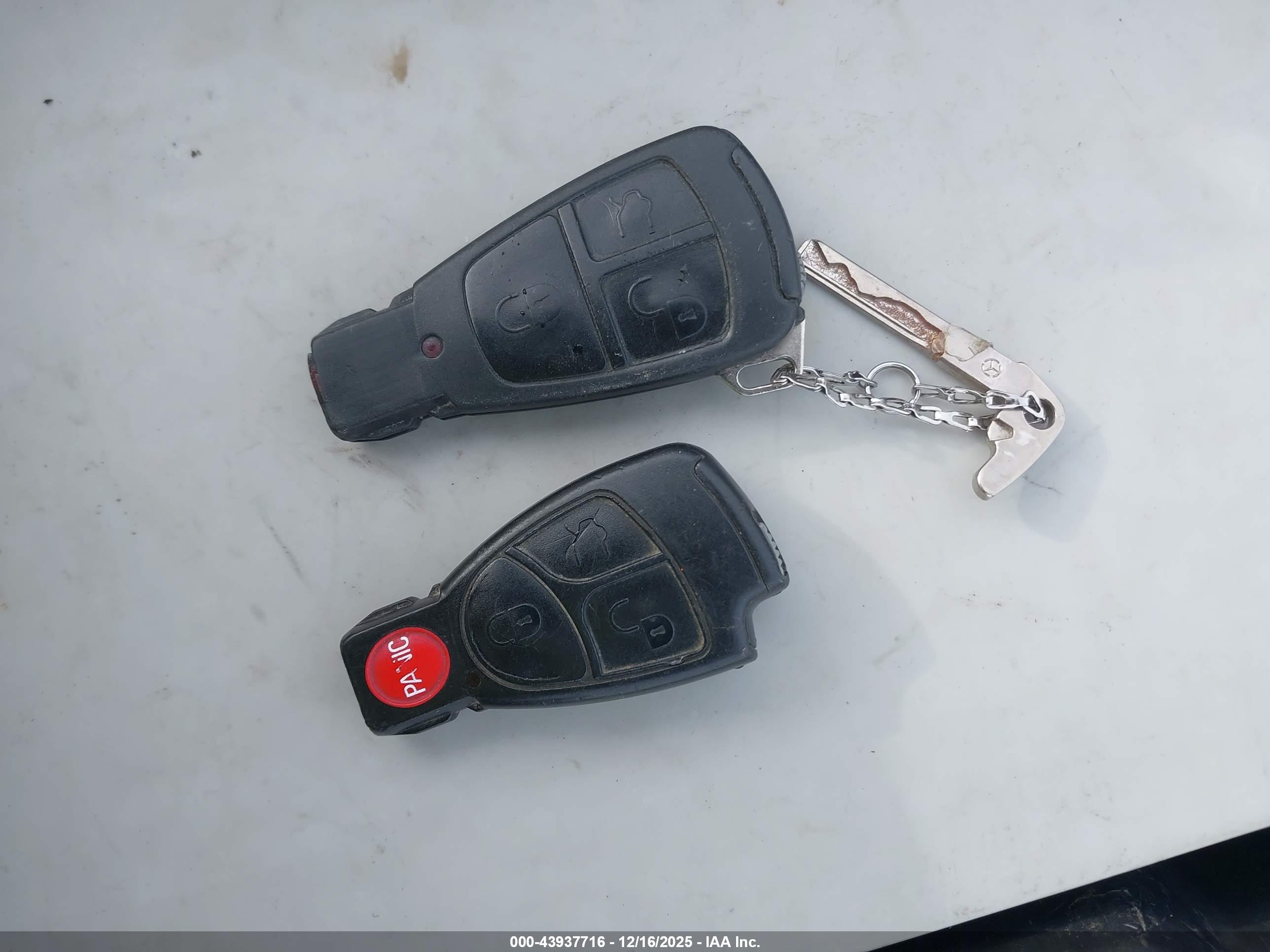 MERCEDES-BENZ E image 11