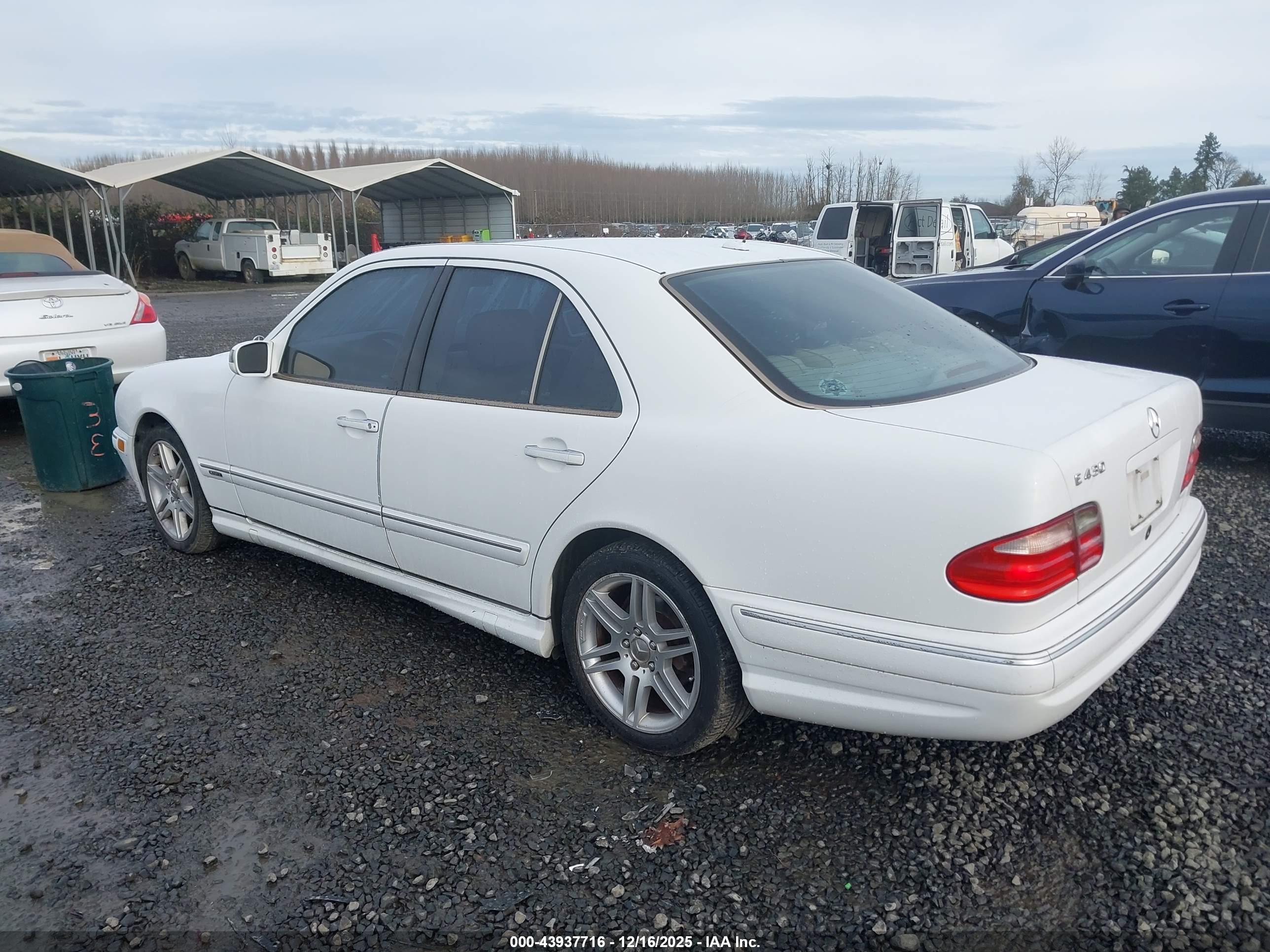 MERCEDES-BENZ E image 3