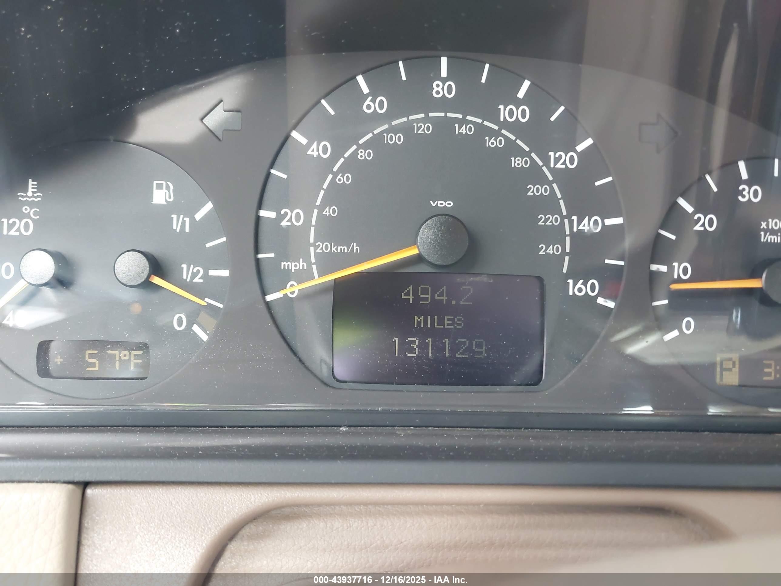 MERCEDES-BENZ E image 7