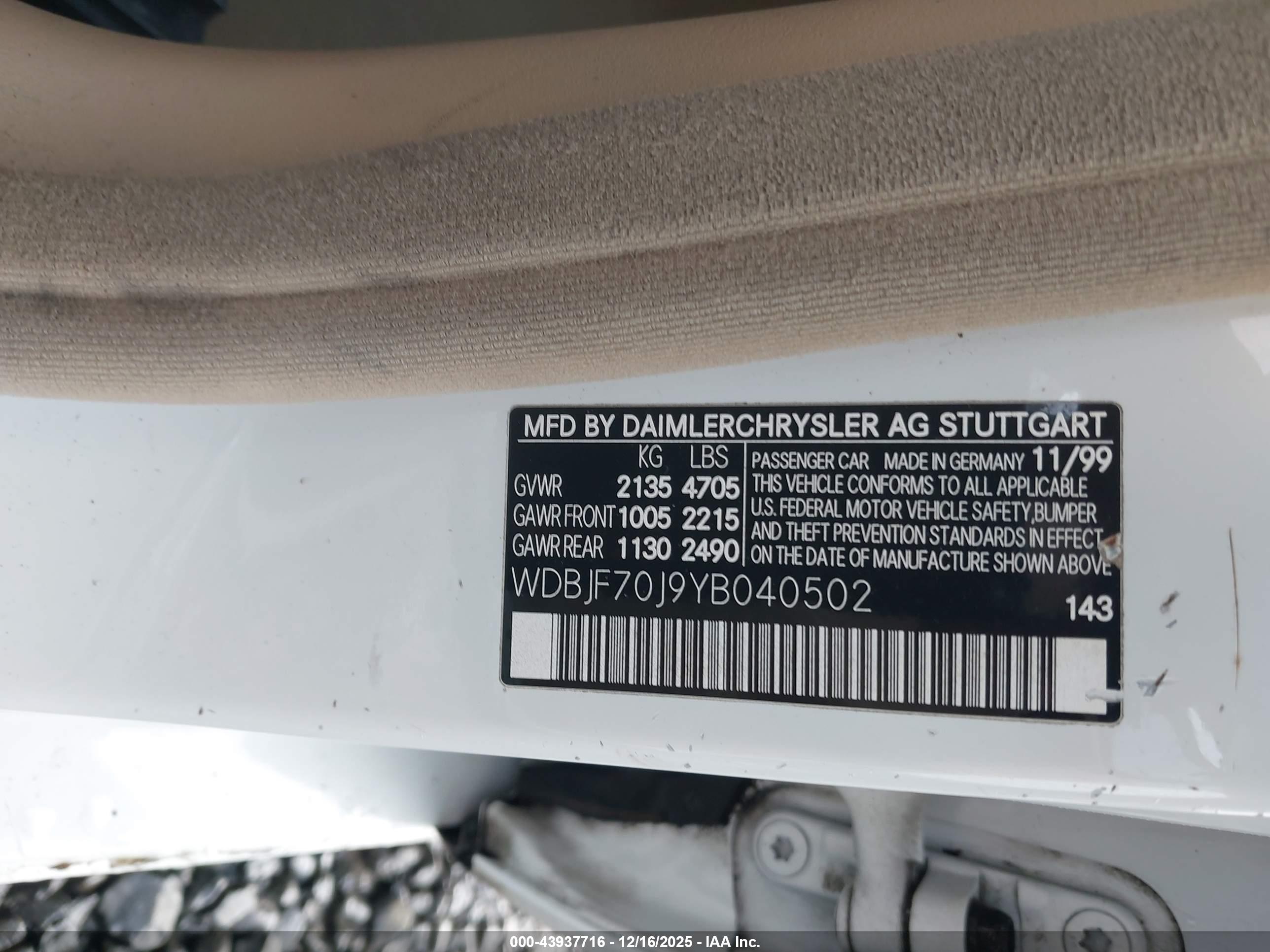 MERCEDES-BENZ E image 9