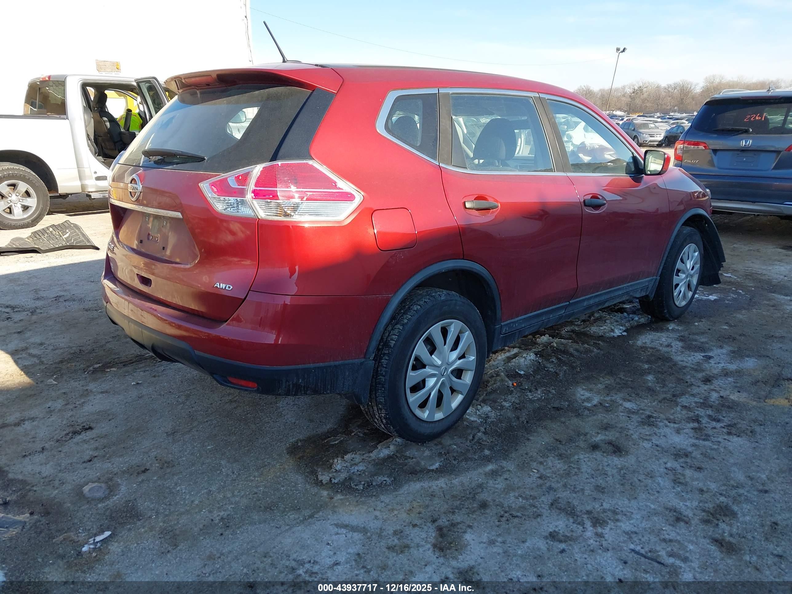 NISSAN ROGUE image 4