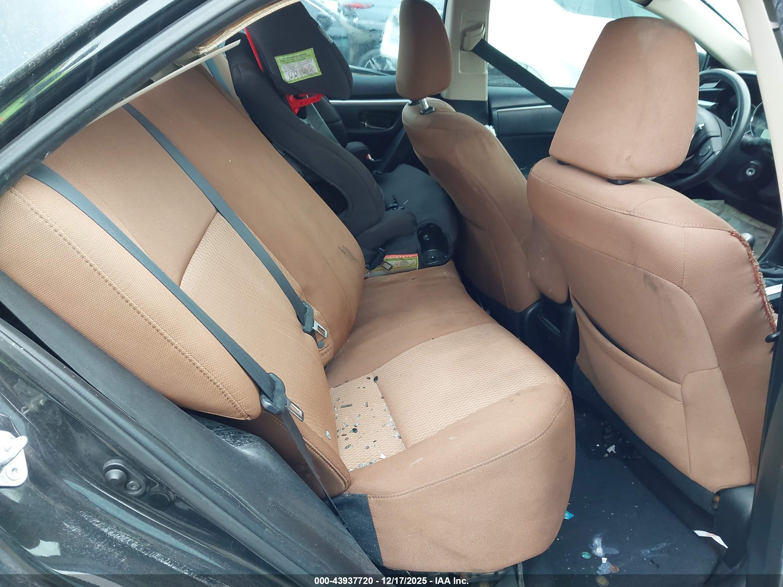TOYOTA COROLLA image 8