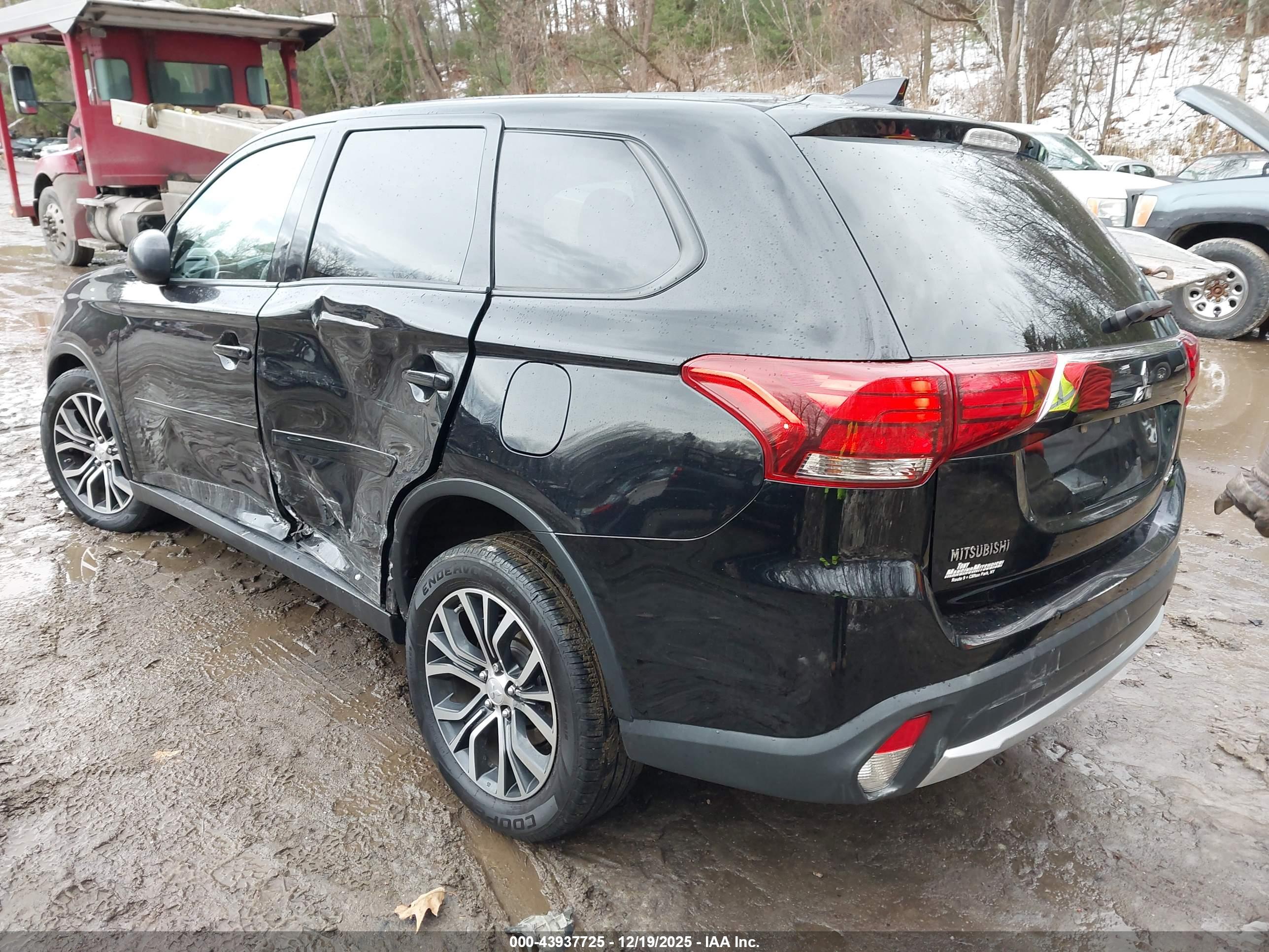 MITSUBISHI OUTLANDER image 3