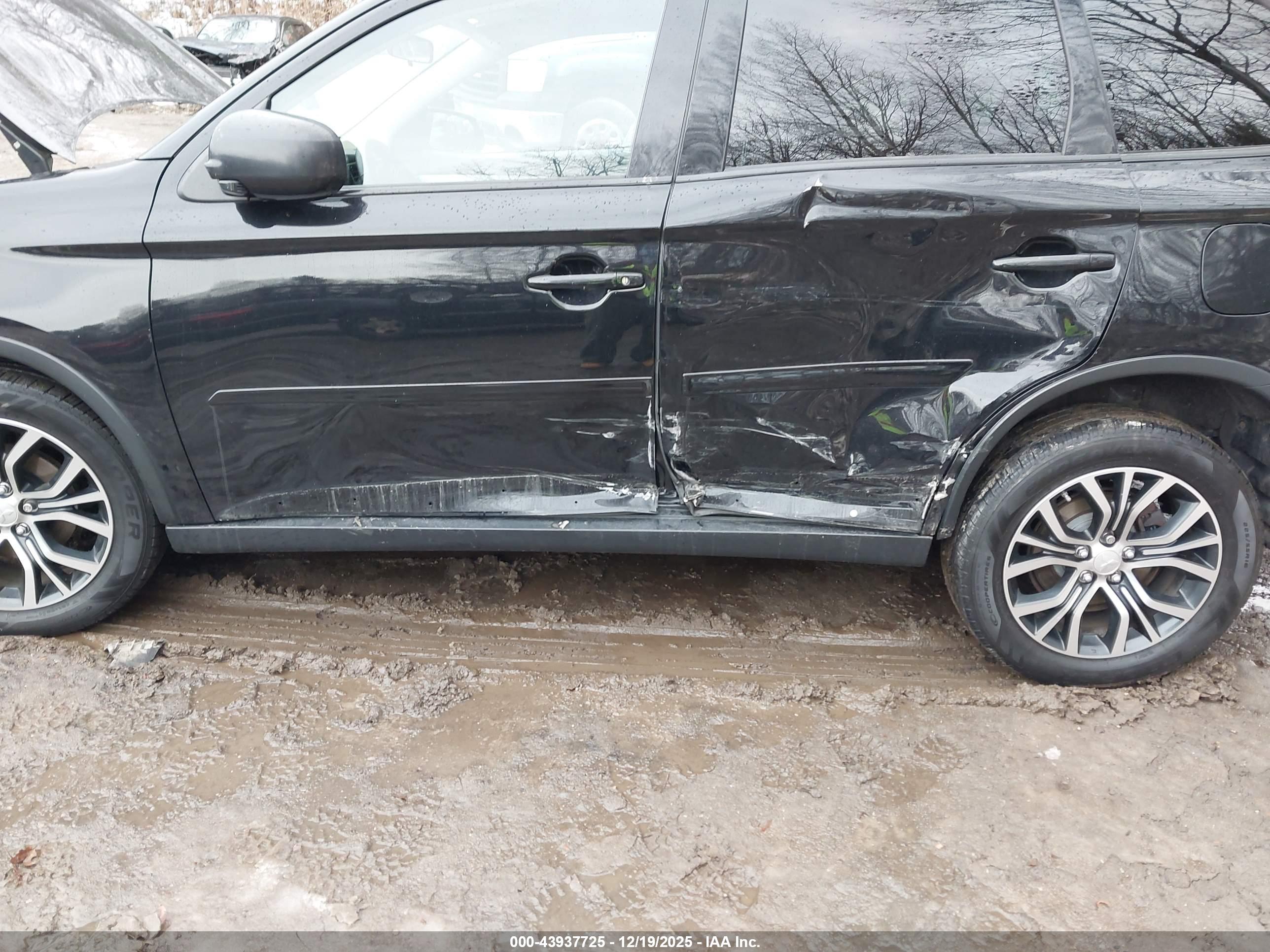 MITSUBISHI OUTLANDER image 6