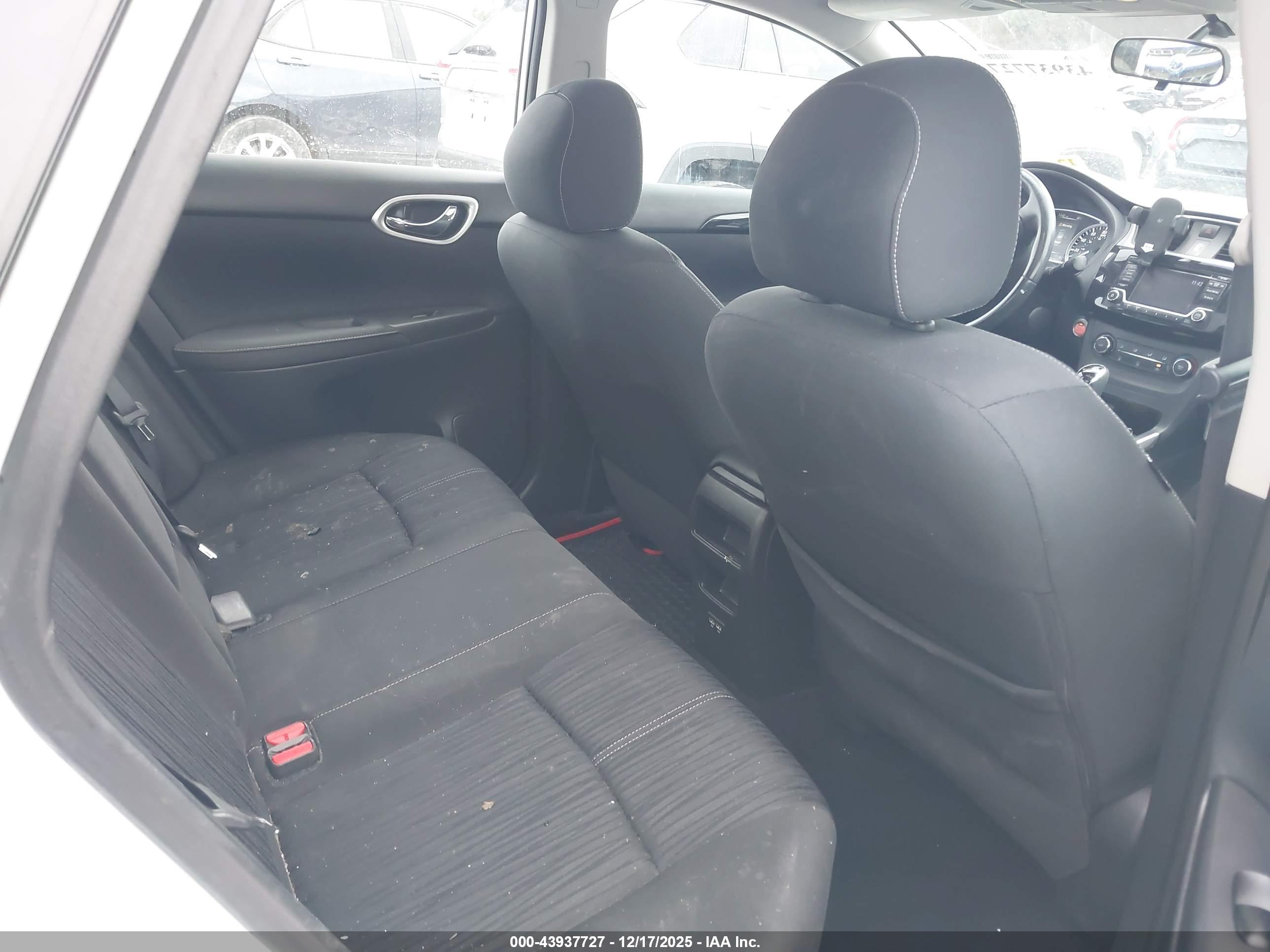 NISSAN SENTRA image 8