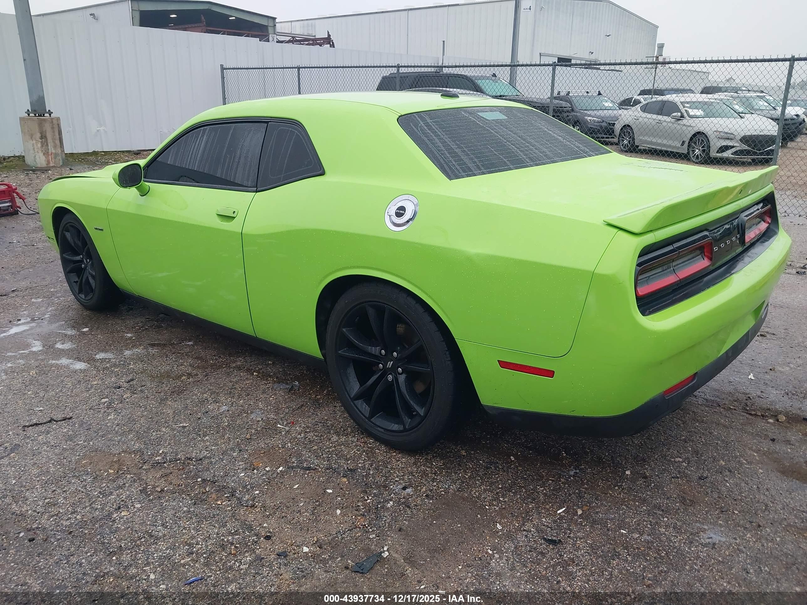 DODGE CHALLENGER image 3