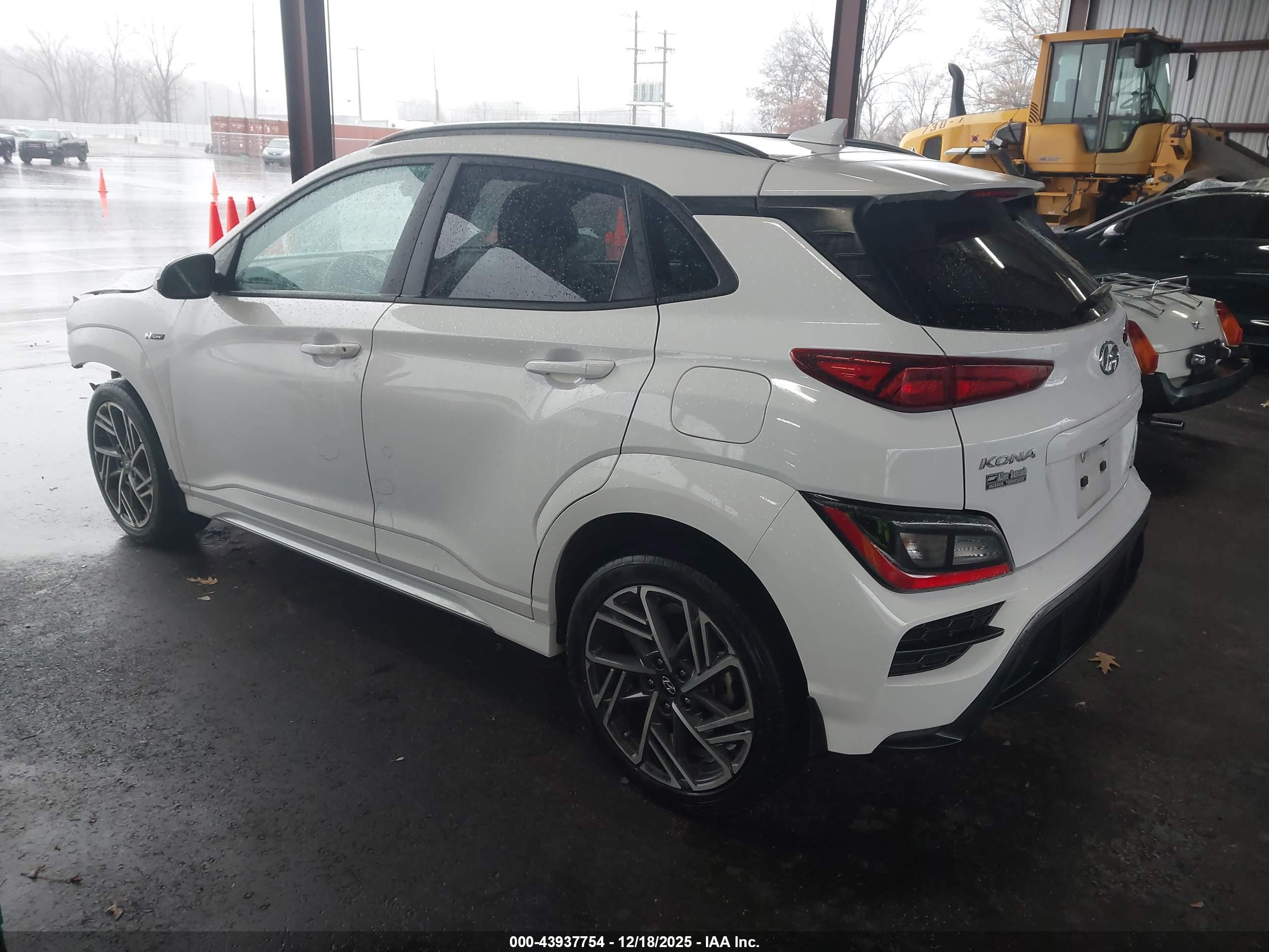 HYUNDAI KONA image 3