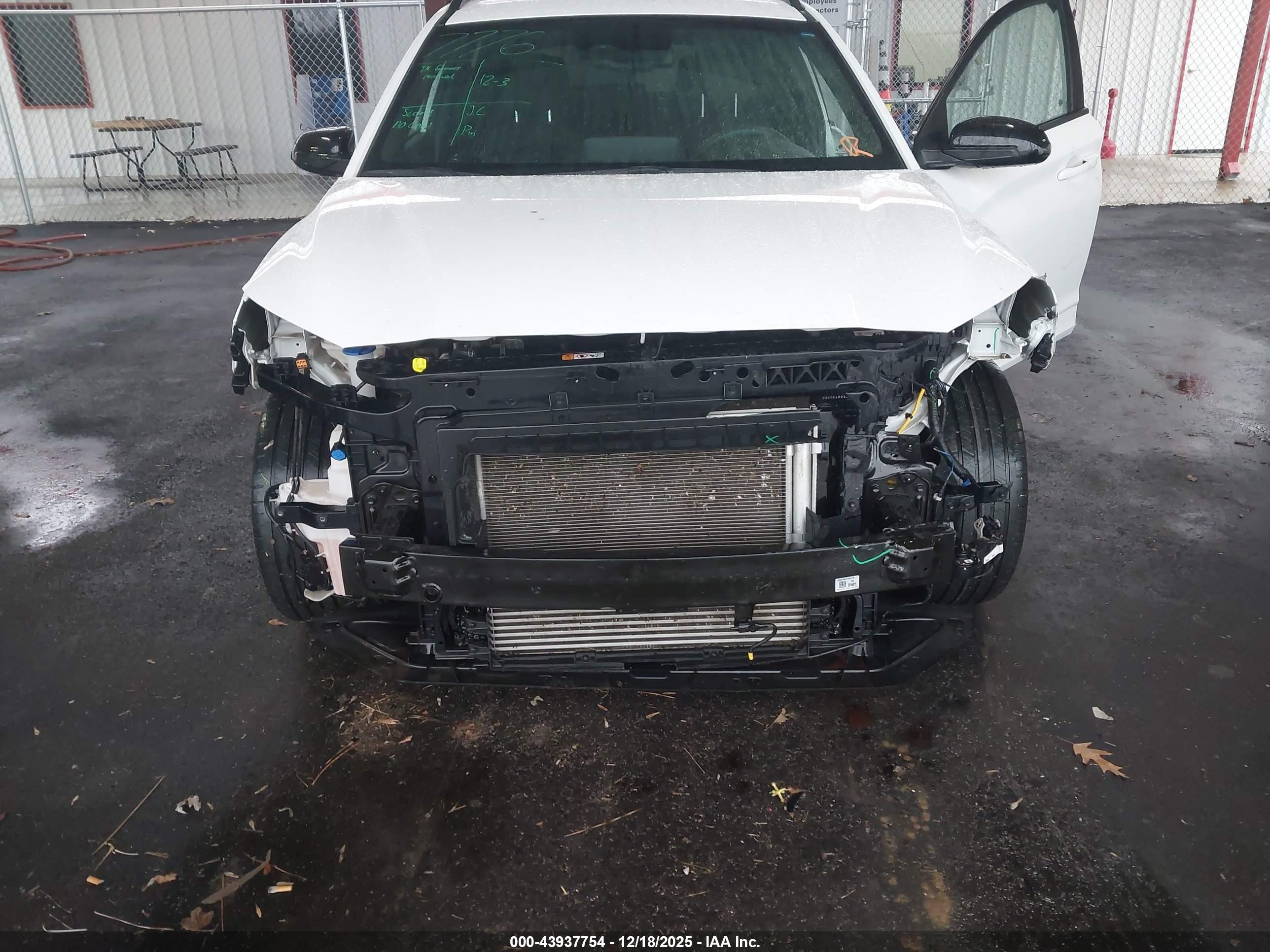 HYUNDAI KONA image 6