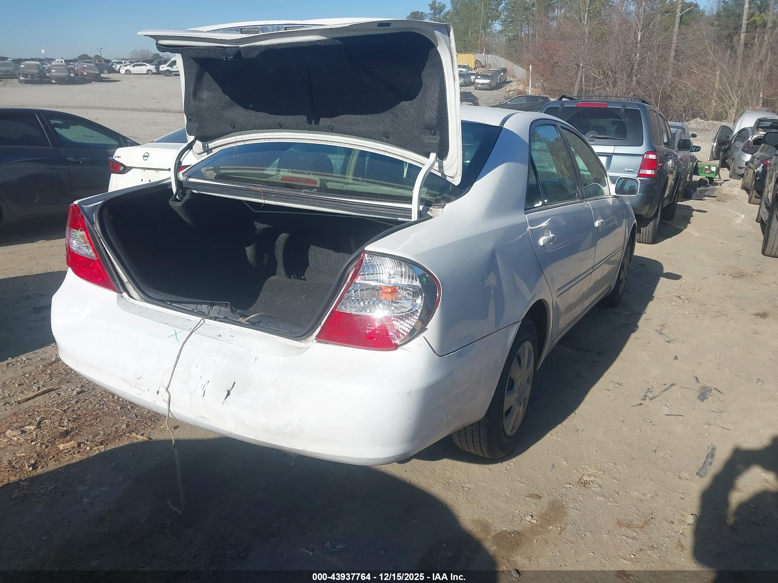 TOYOTA CAMRY image 4