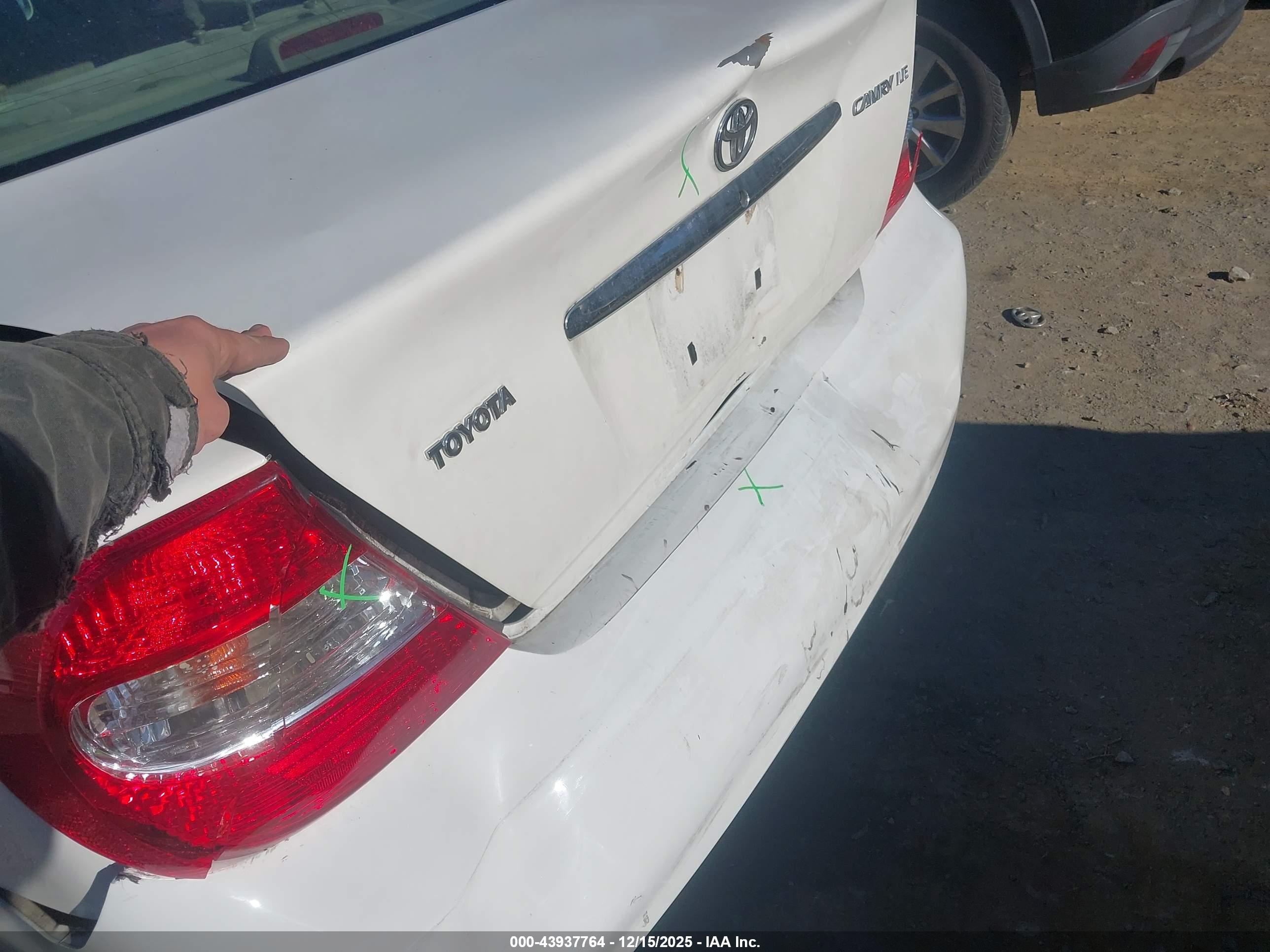 TOYOTA CAMRY image 6