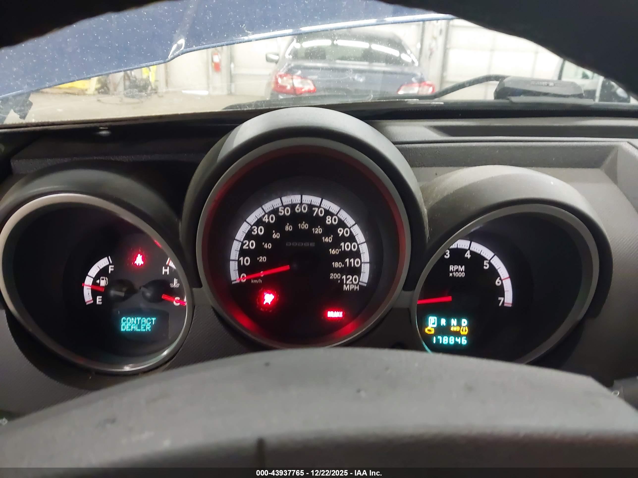 DODGE NITRO image 7