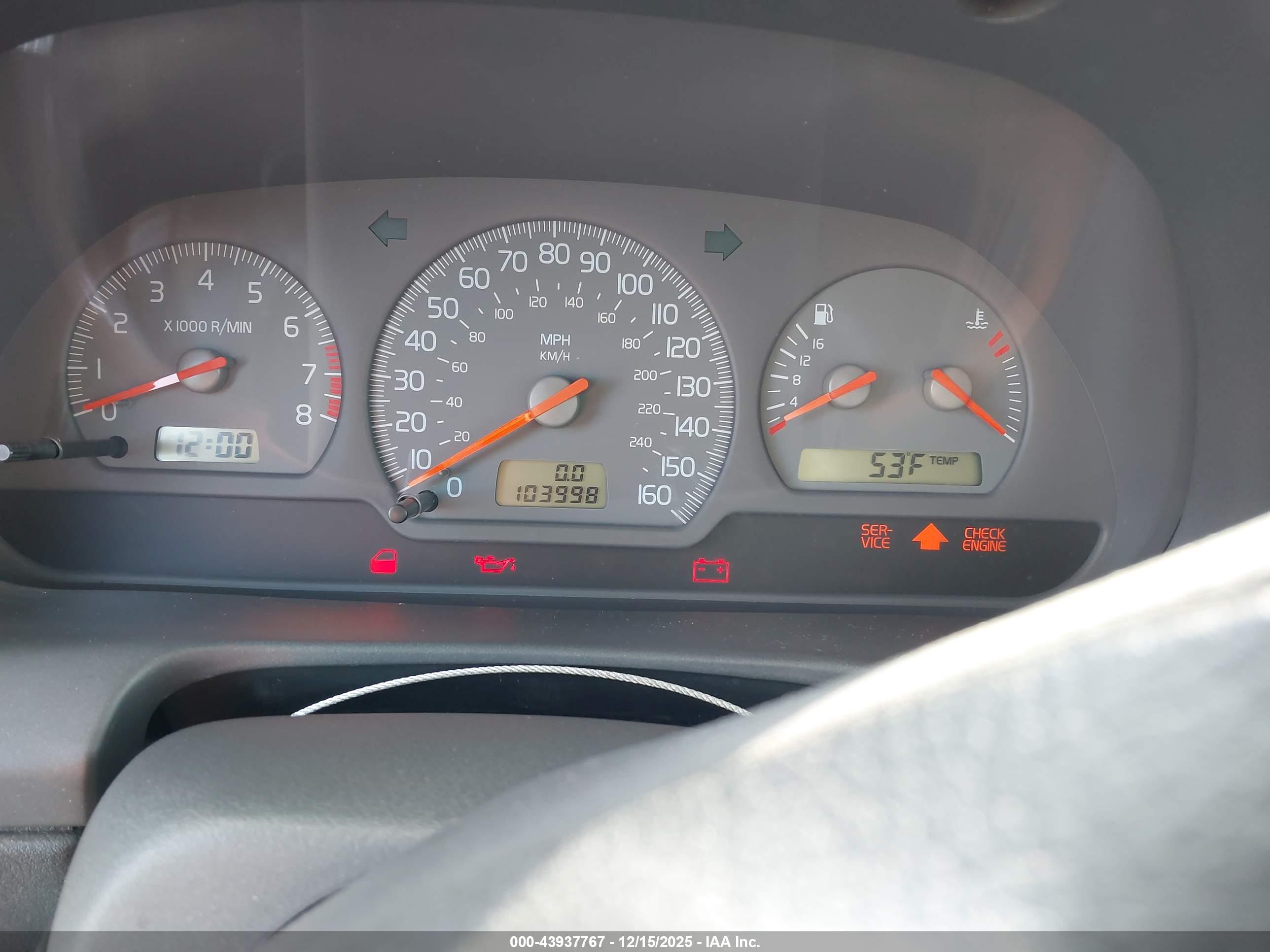 VOLVO V40 image 7