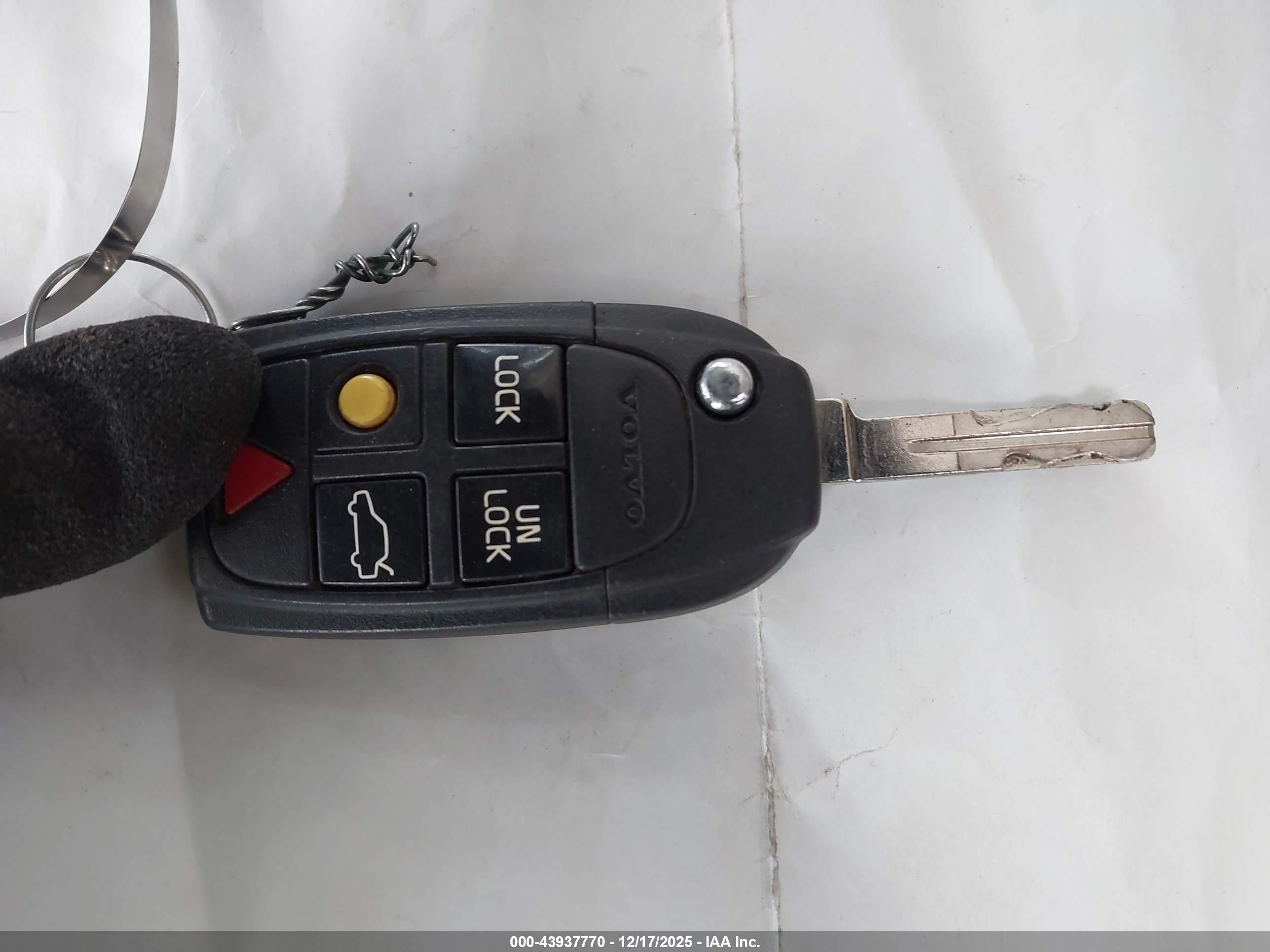 VOLVO S80 image 11