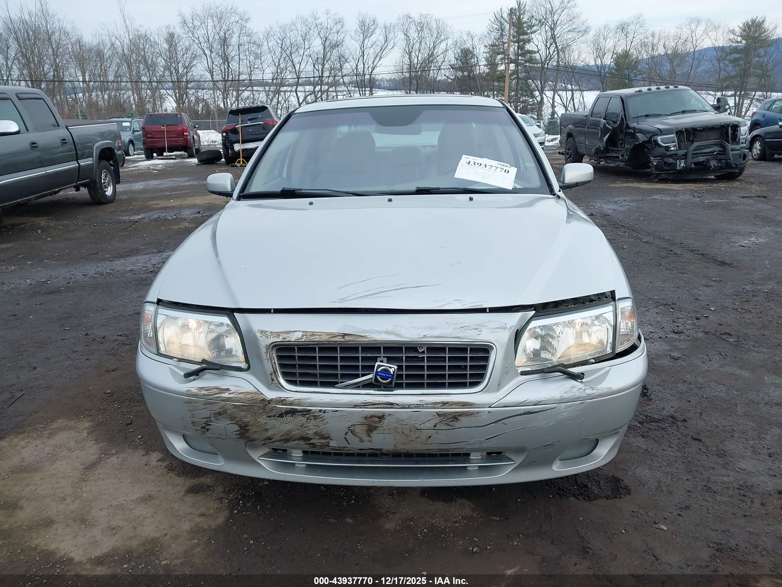 VOLVO S80 image 6