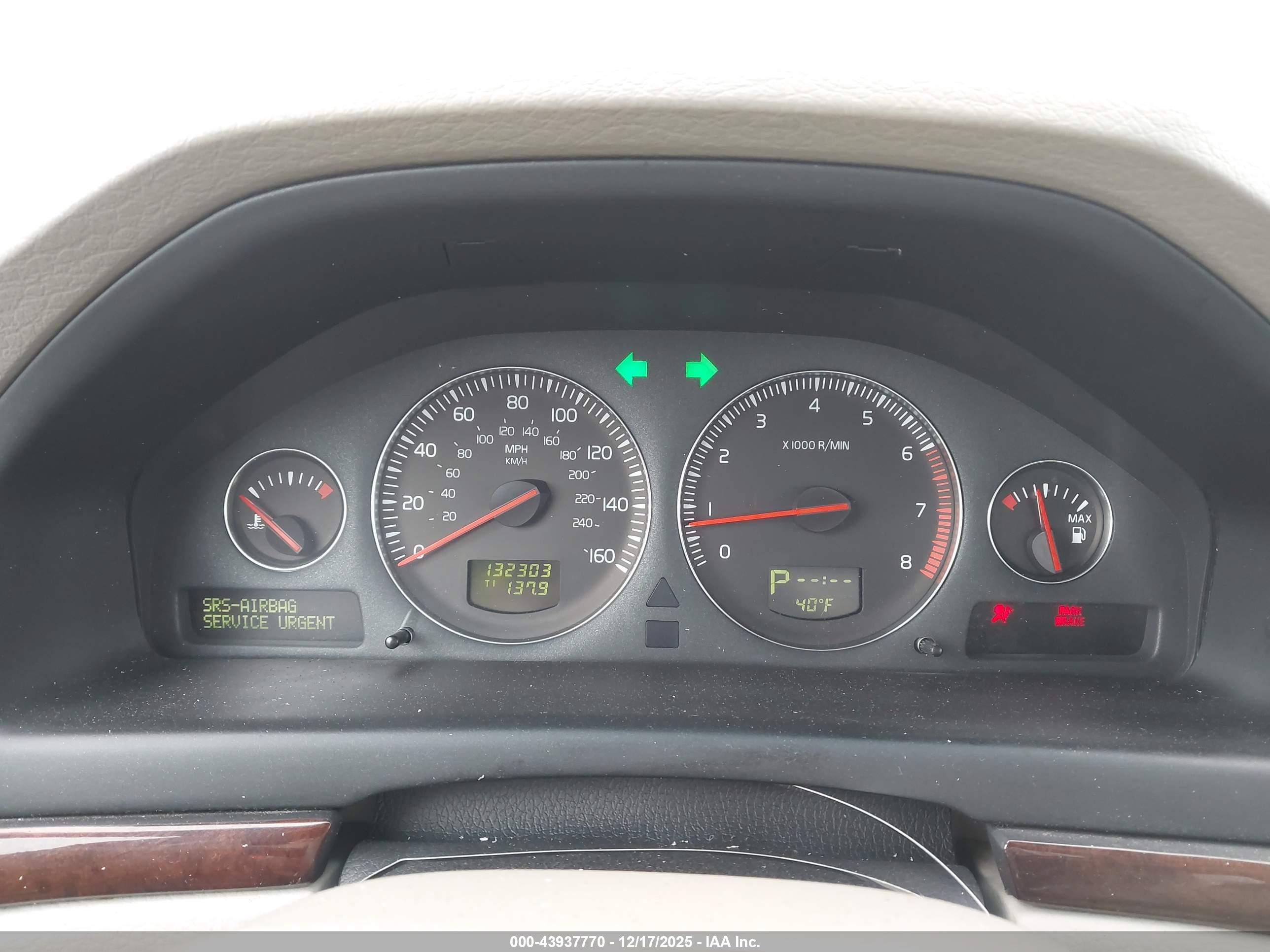 VOLVO S80 image 7