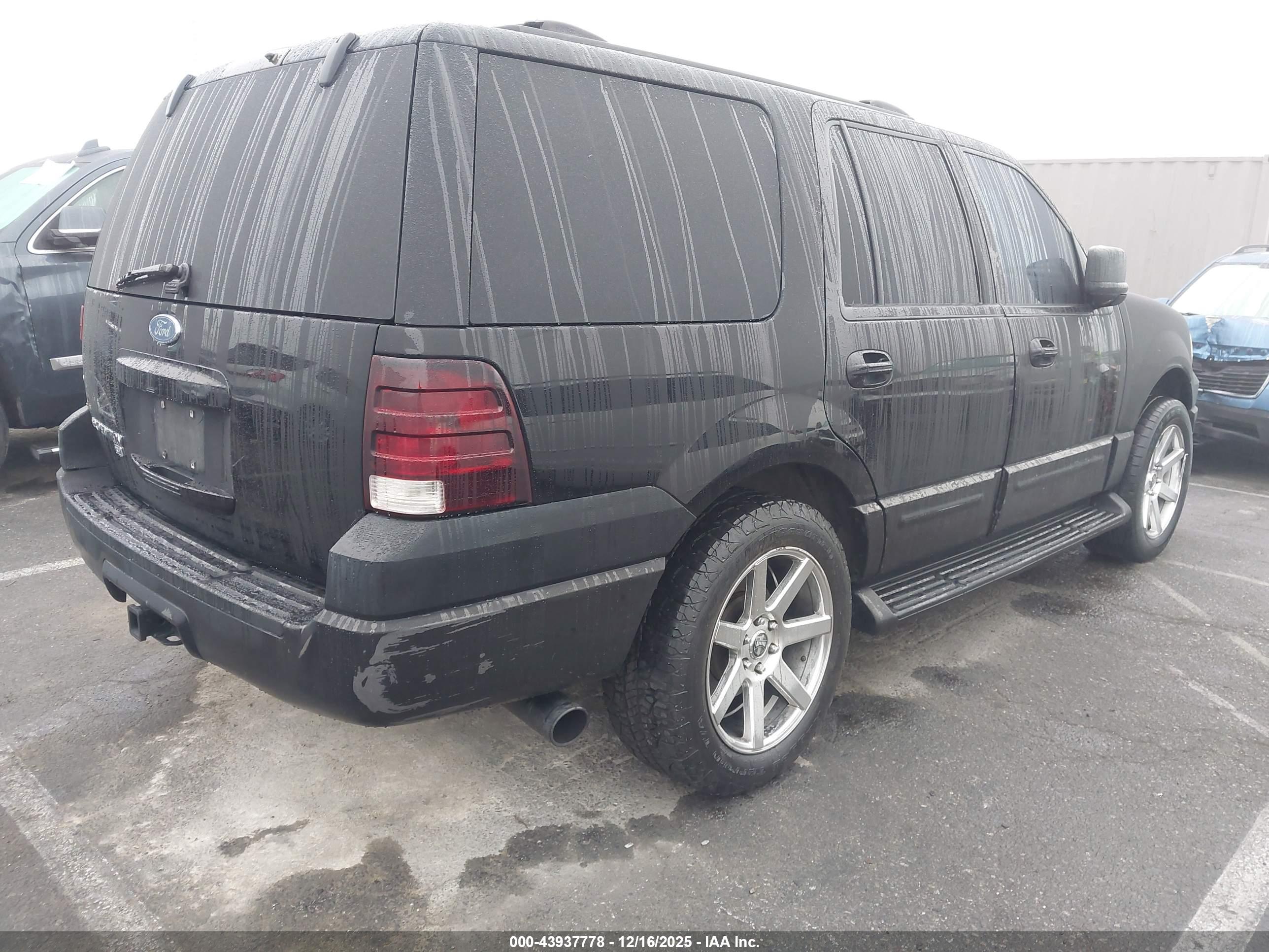 FORD EXPEDITION image 4