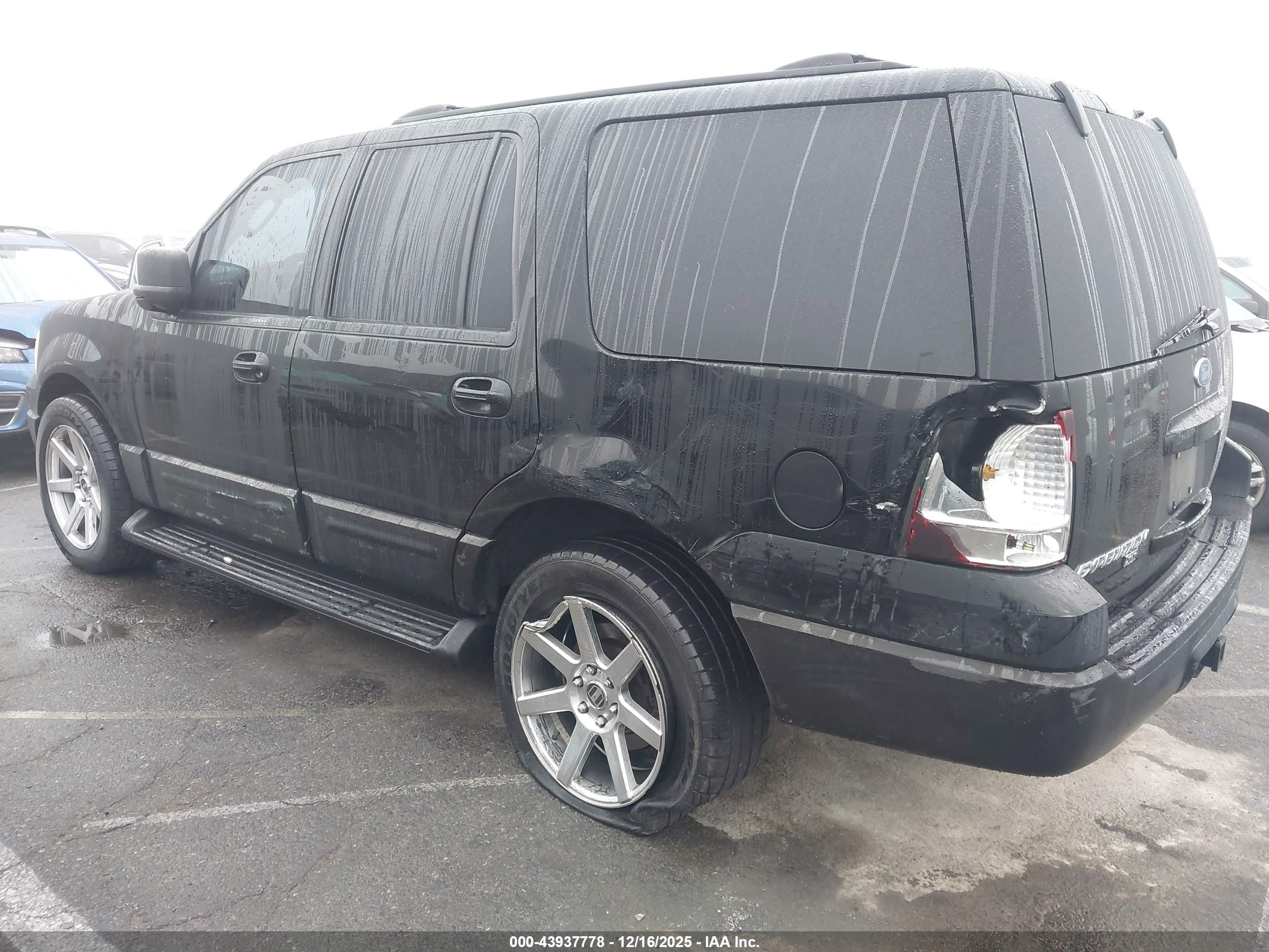 FORD EXPEDITION image 6