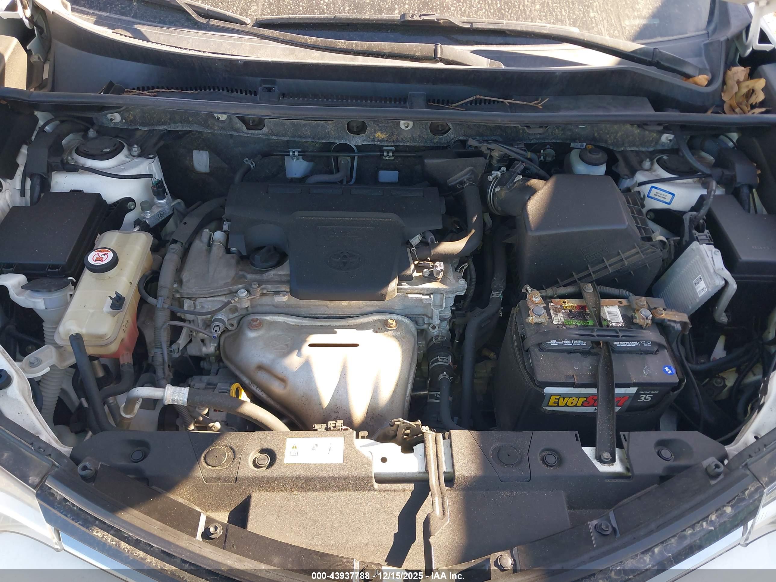 TOYOTA RAV4 image 10