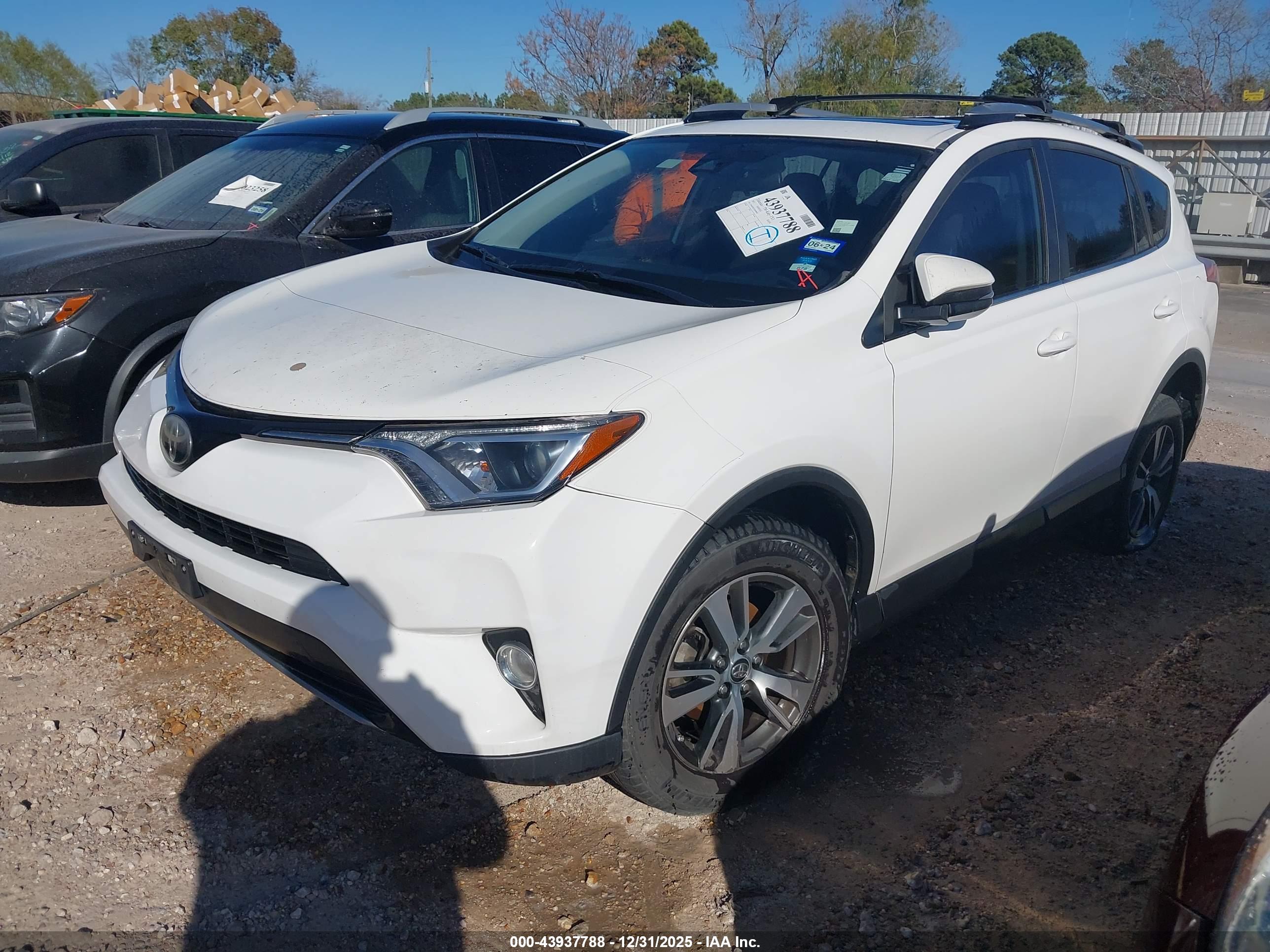 TOYOTA RAV4 image 2
