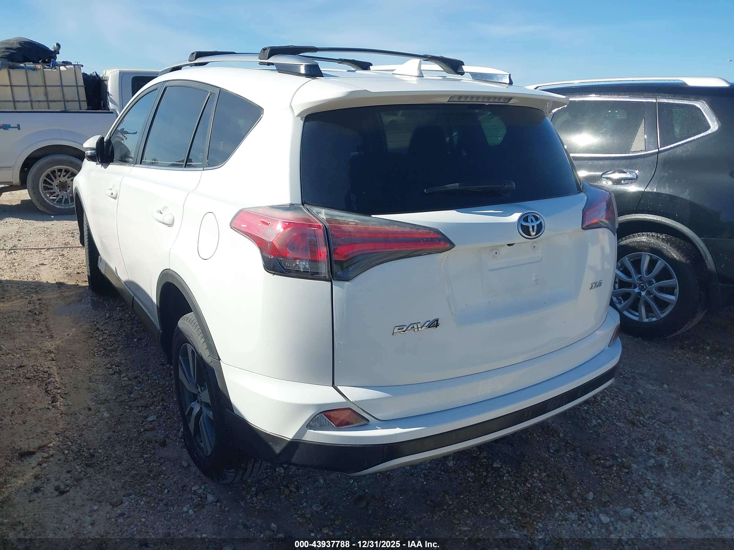 TOYOTA RAV4 image 3