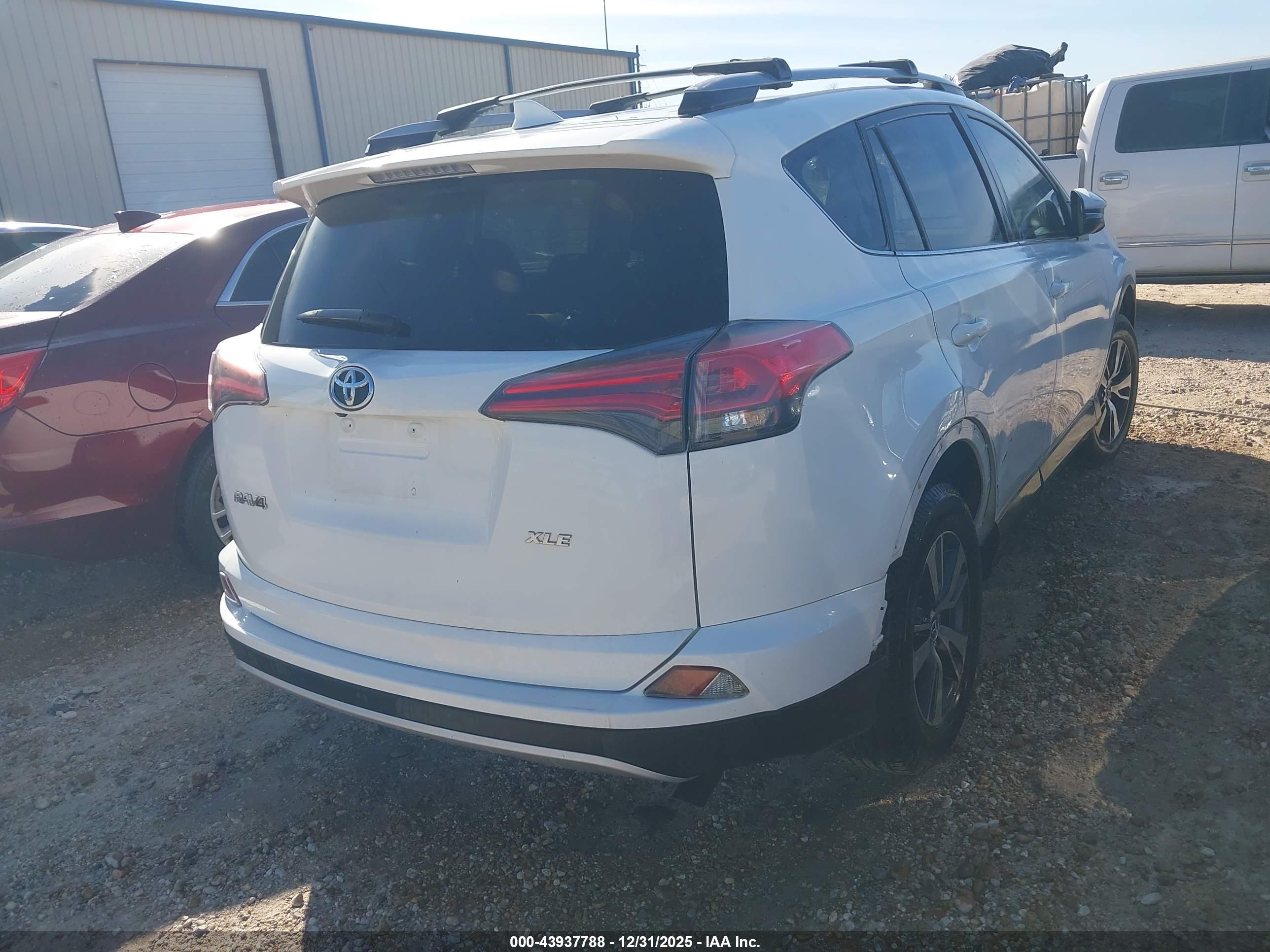 TOYOTA RAV4 image 4