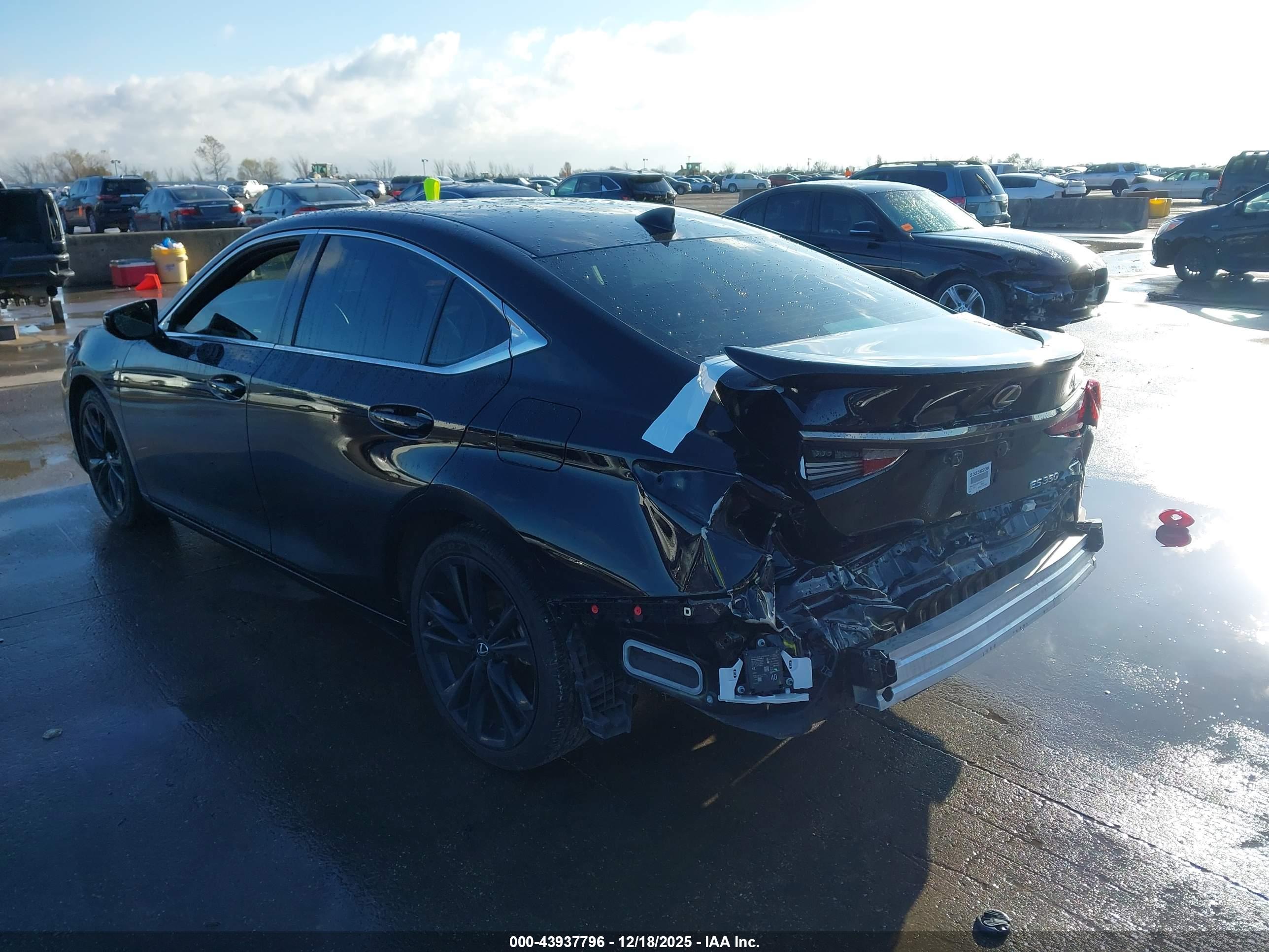 LEXUS ES image 3