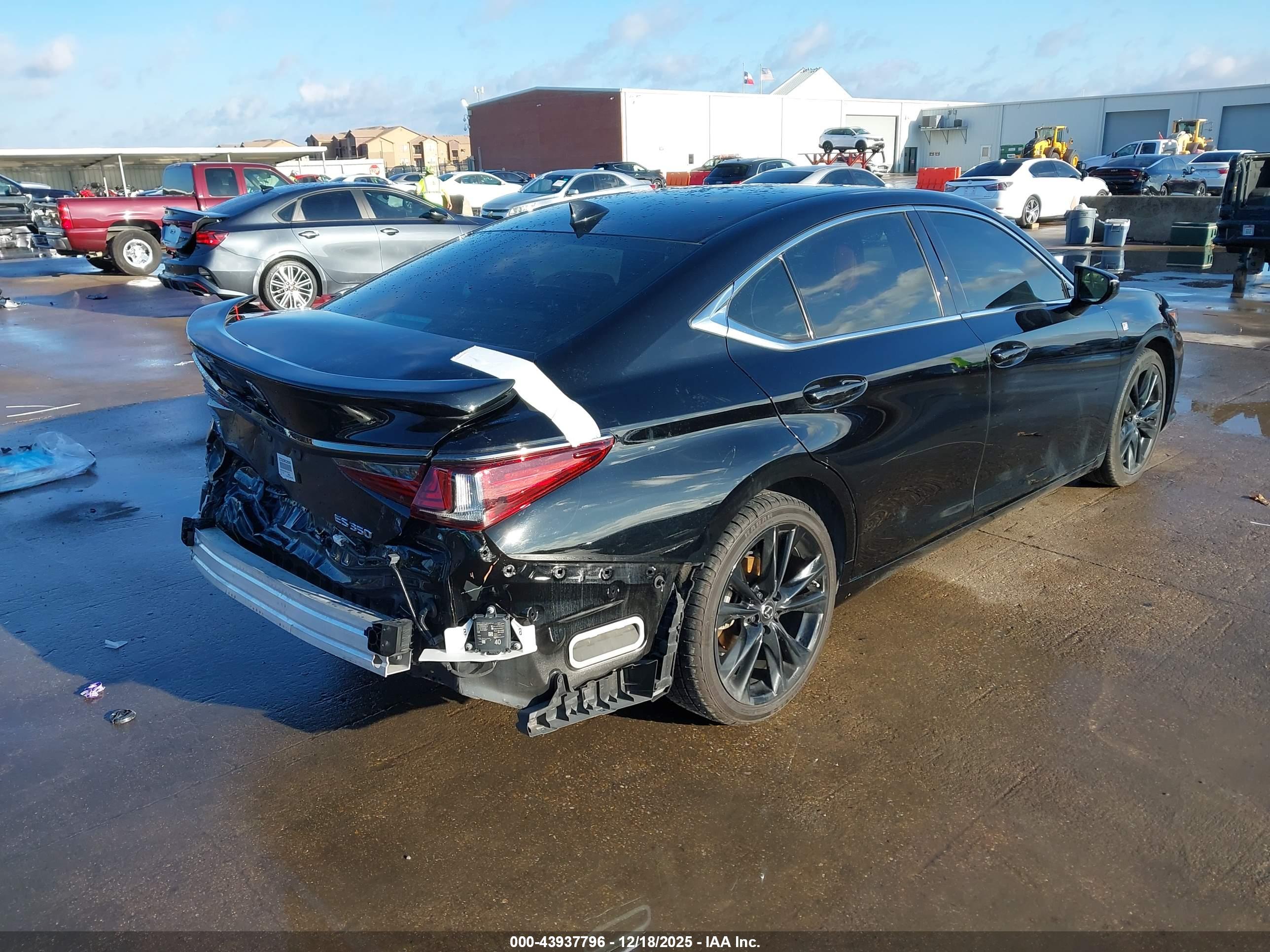LEXUS ES image 4