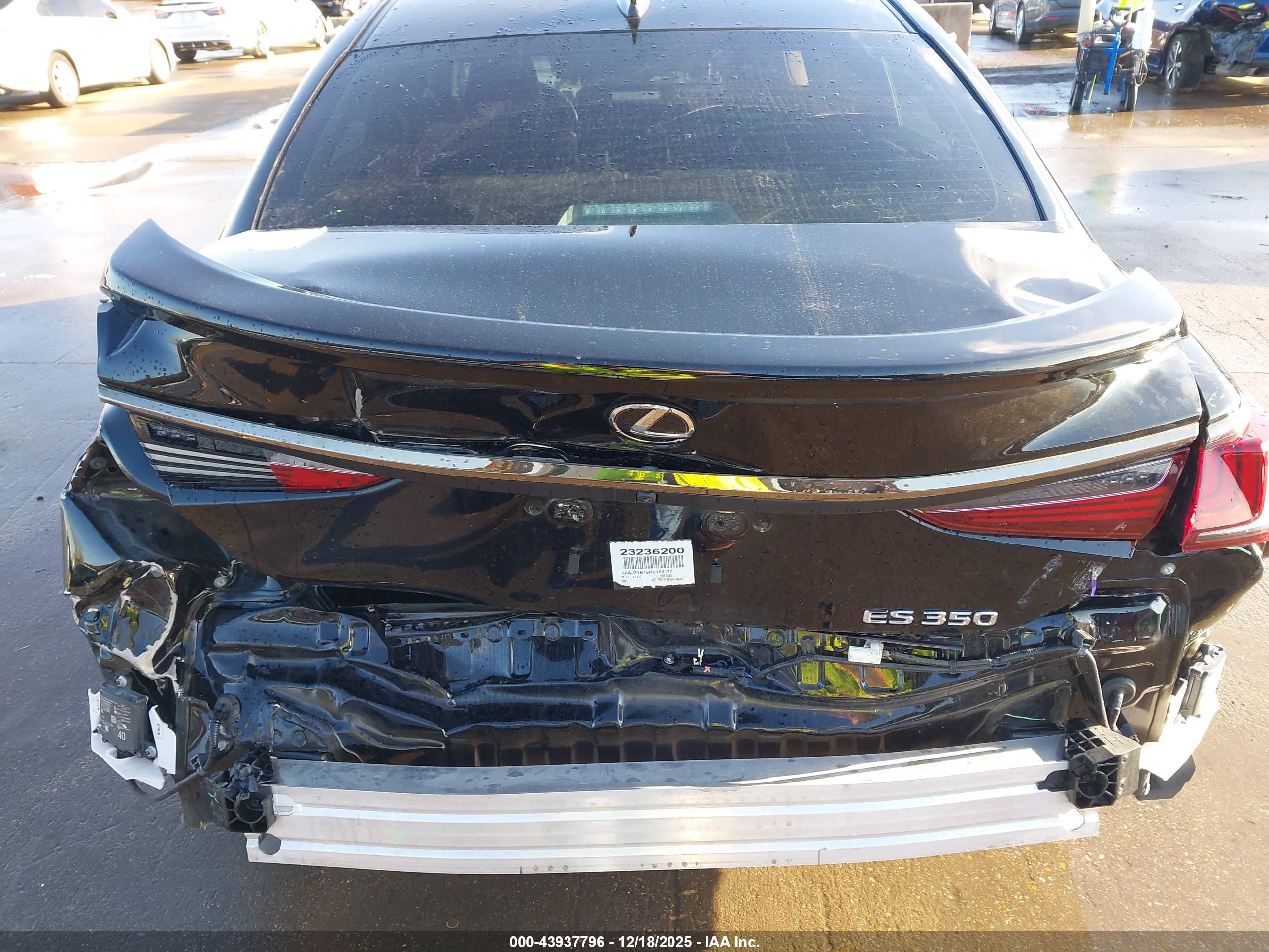 LEXUS ES image 6