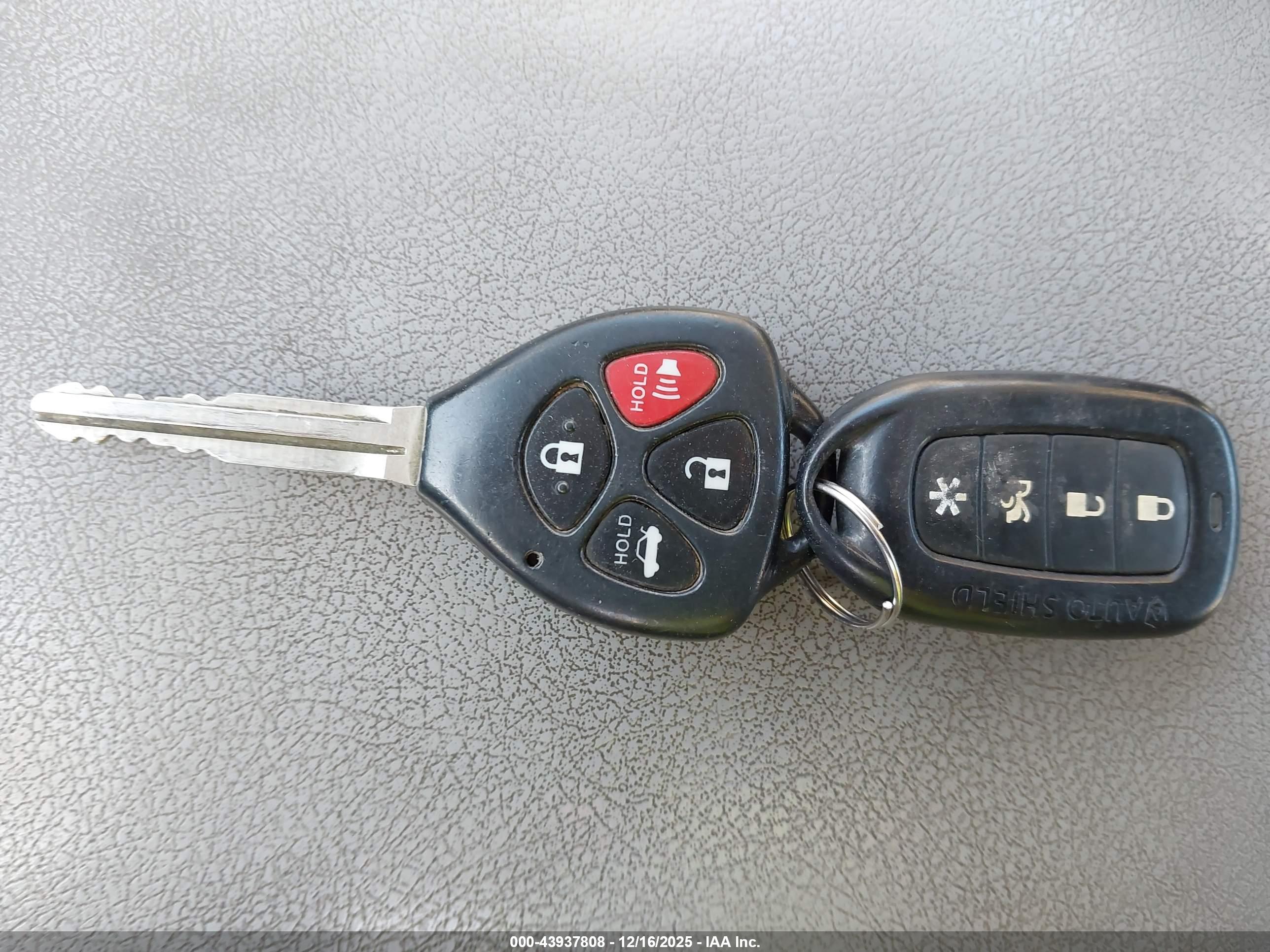 TOYOTA CAMRY image 11