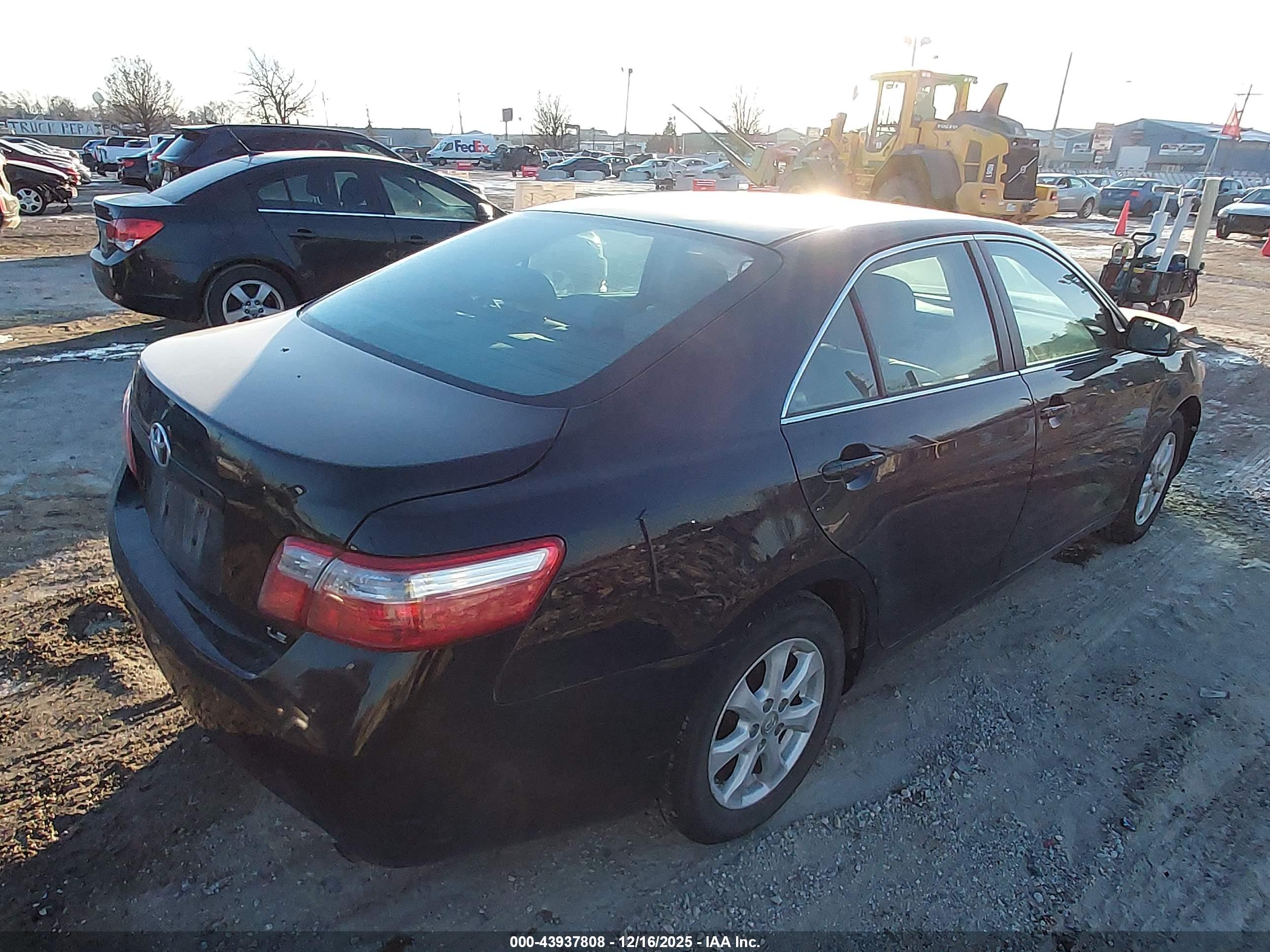 TOYOTA CAMRY image 4
