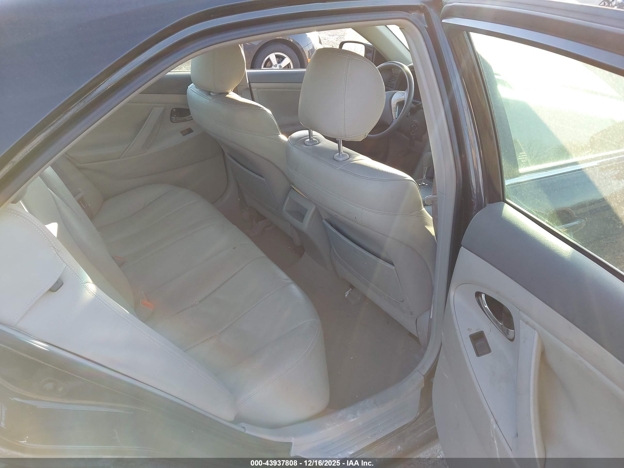 TOYOTA CAMRY image 8