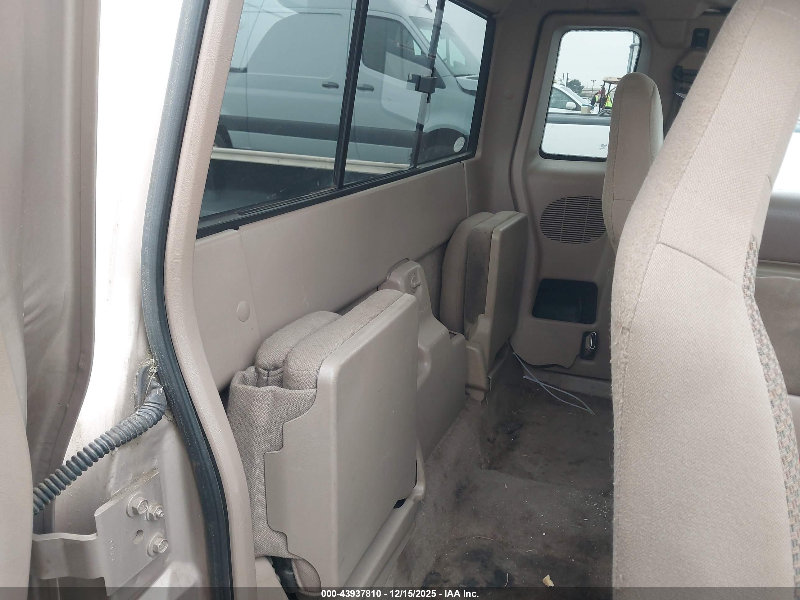 FORD RANGER image 8