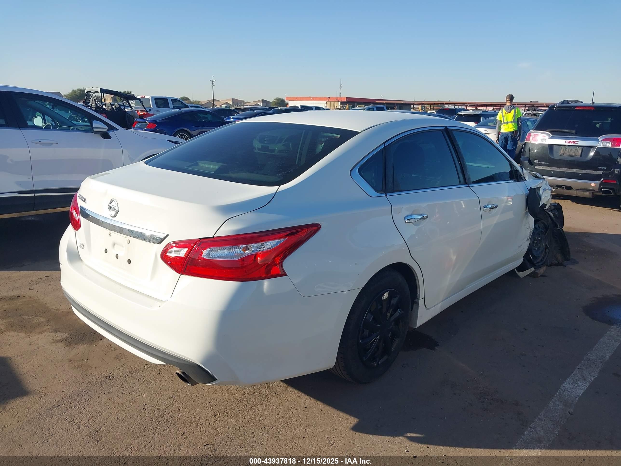 NISSAN ALTIMA image 4