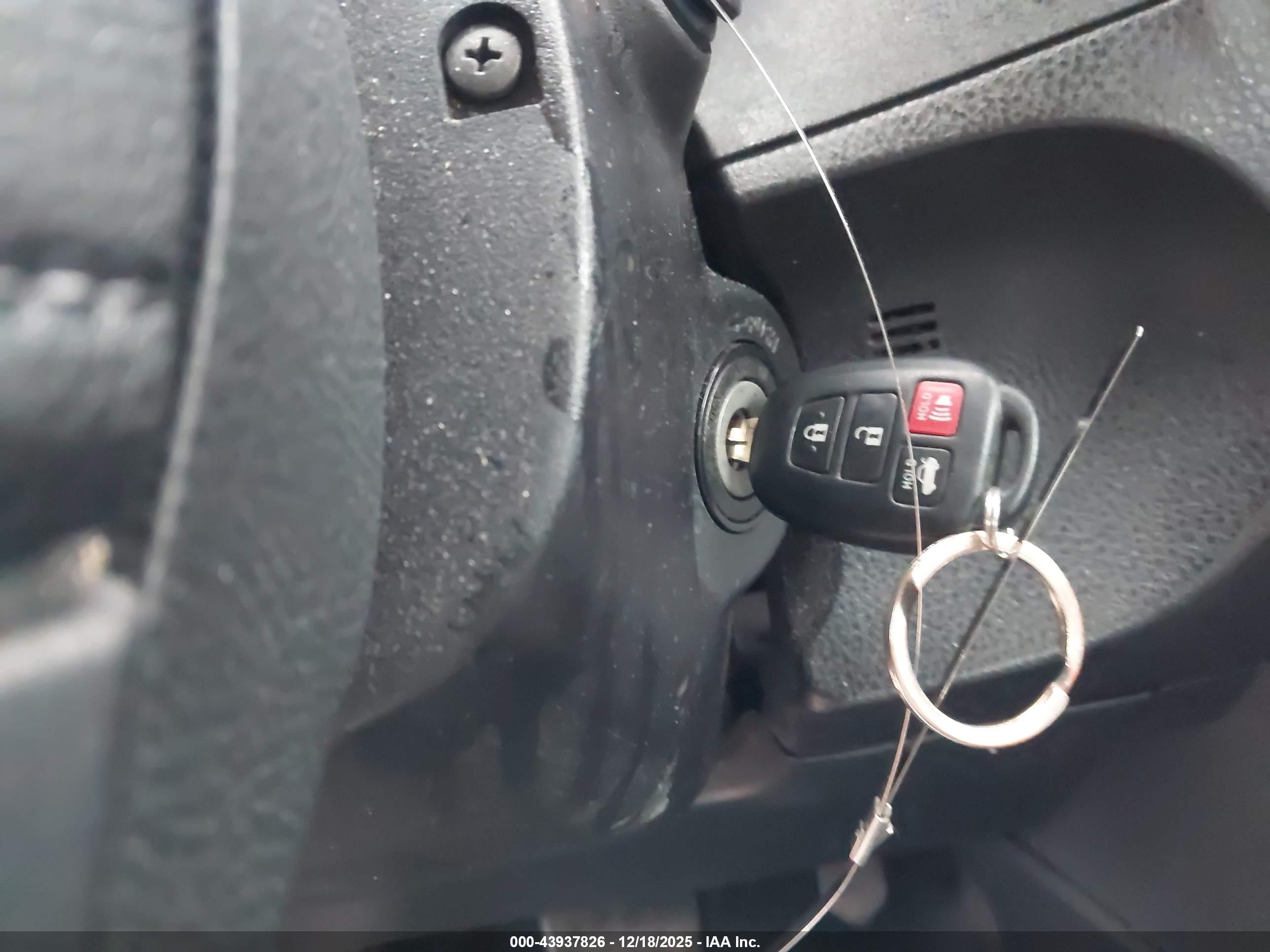 TOYOTA COROLLA image 11