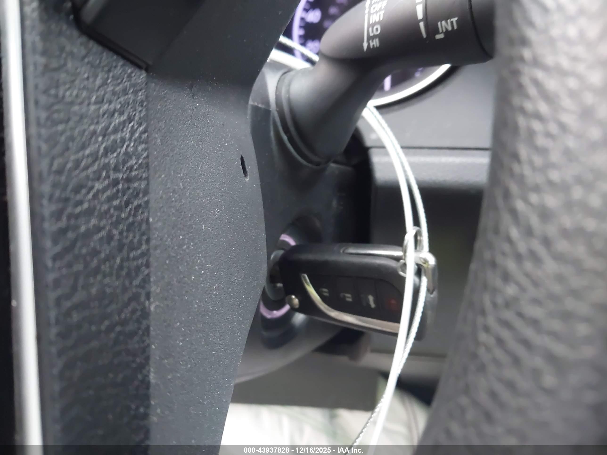 TOYOTA CAMRY image 11