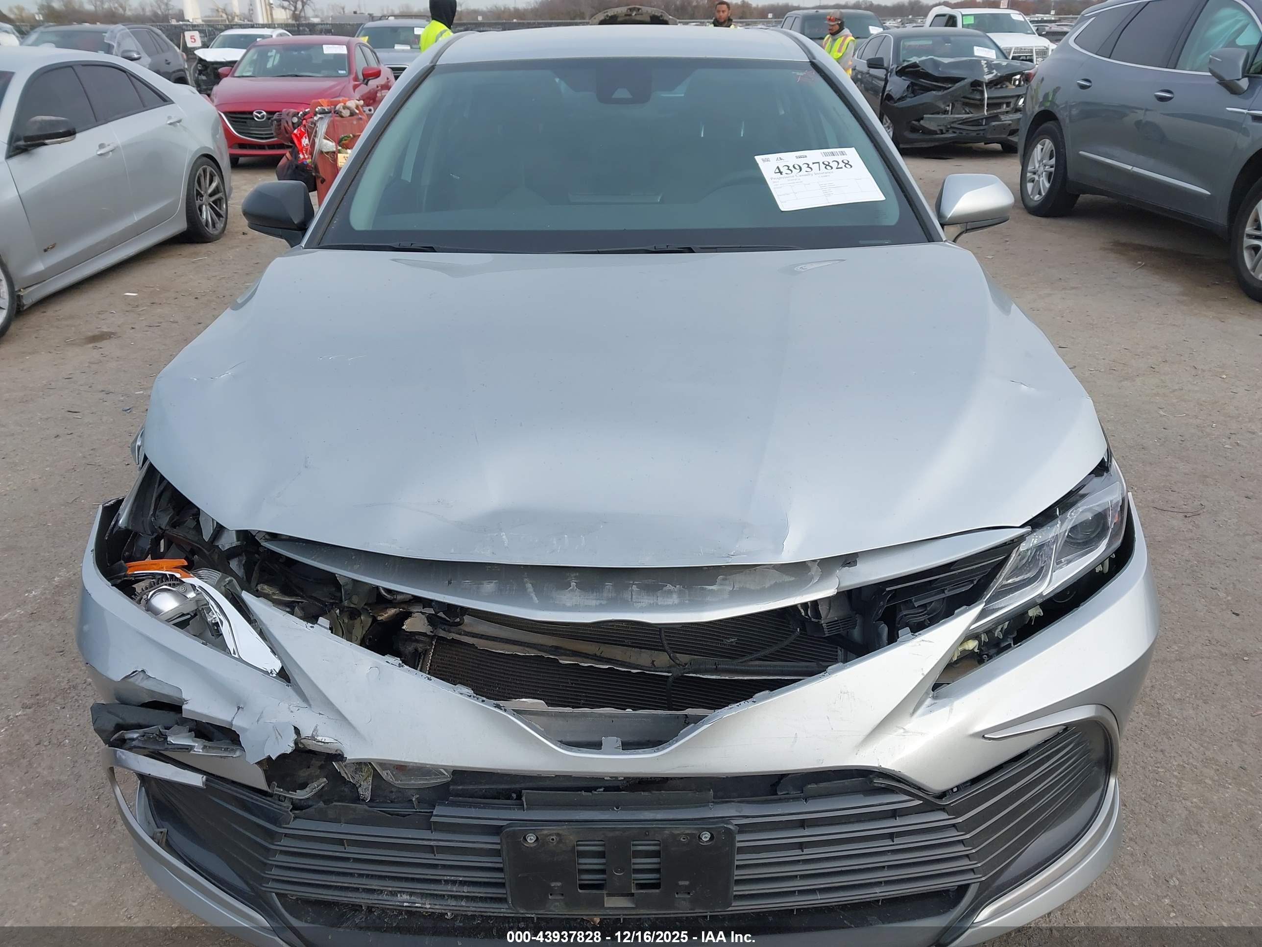TOYOTA CAMRY image 6