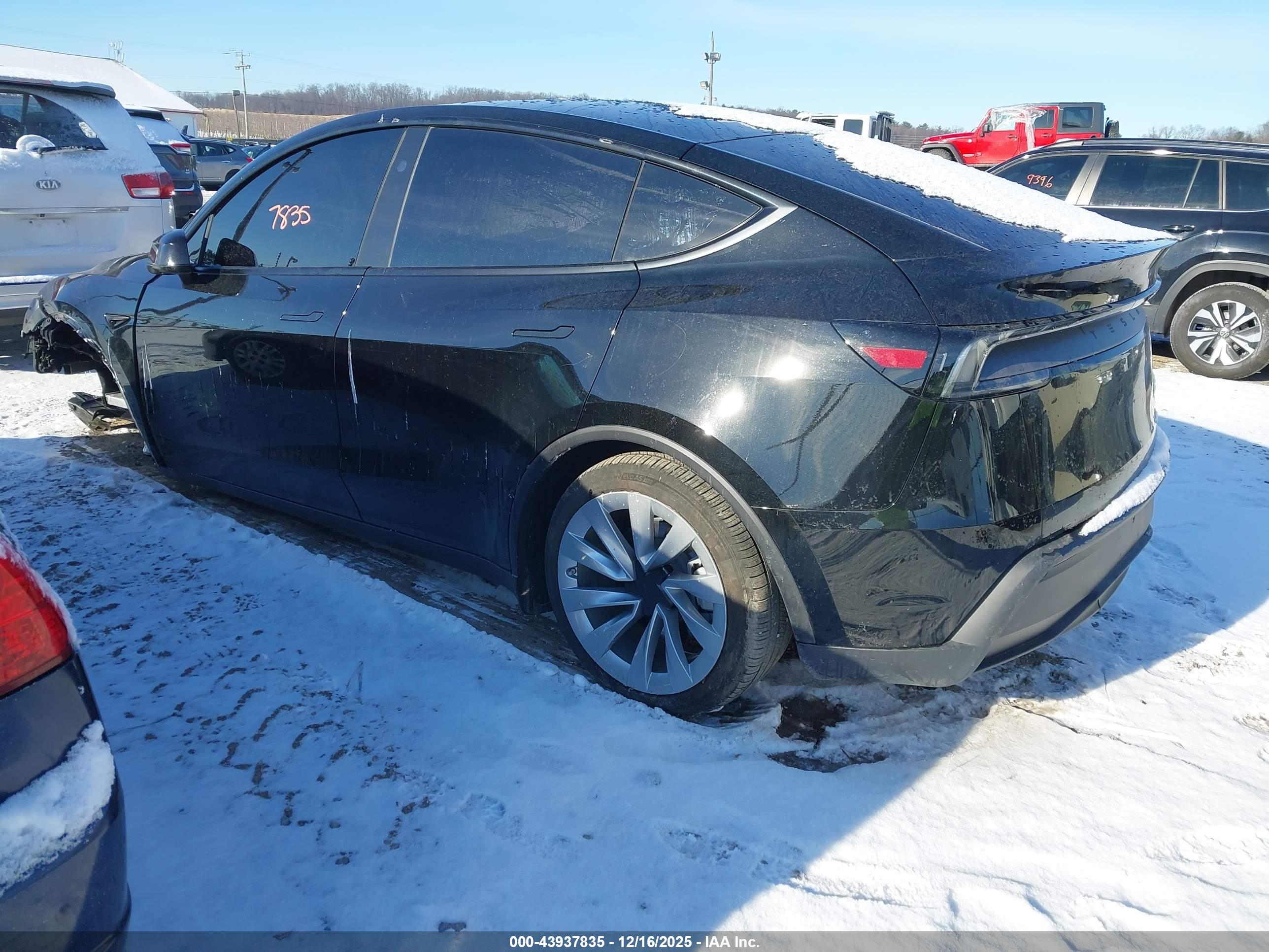 TESLA MODEL image 3