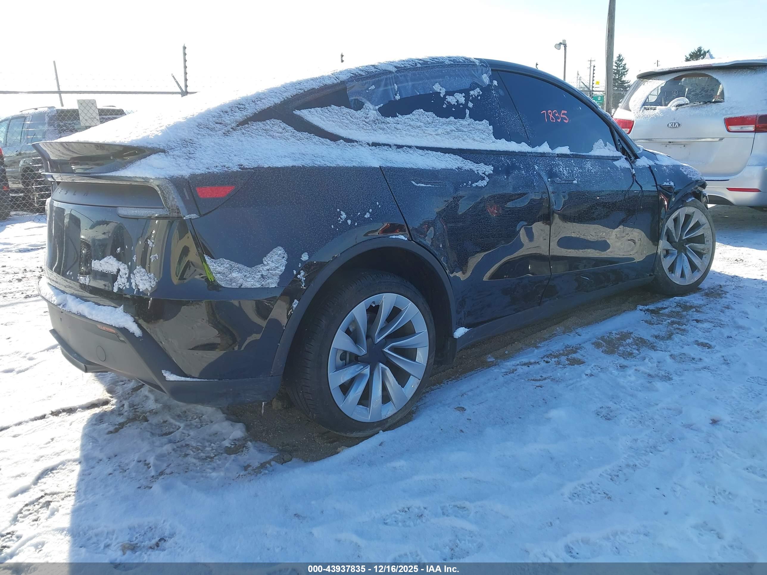 TESLA MODEL image 4