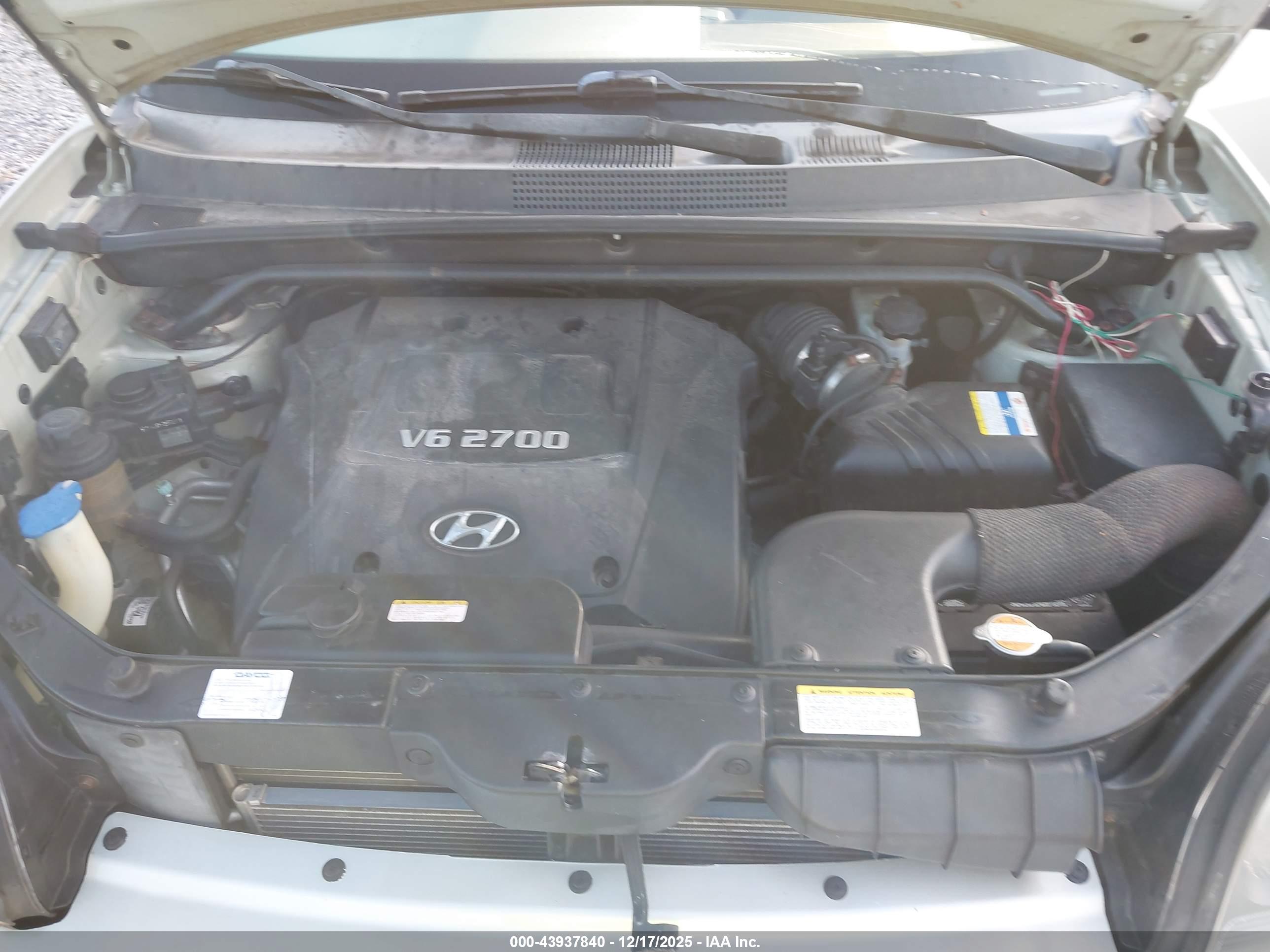 HYUNDAI TUCSON image 10