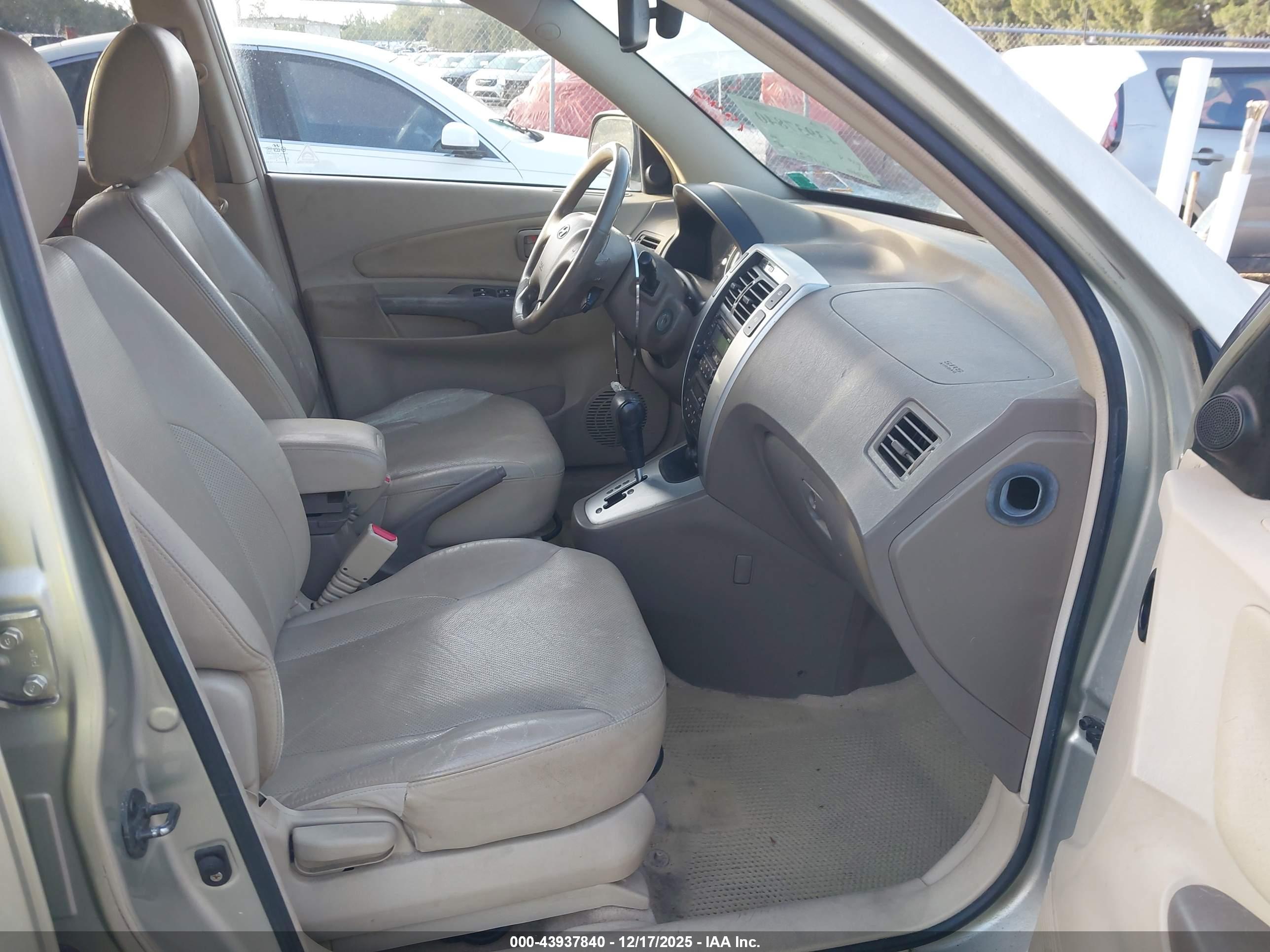 HYUNDAI TUCSON image 5